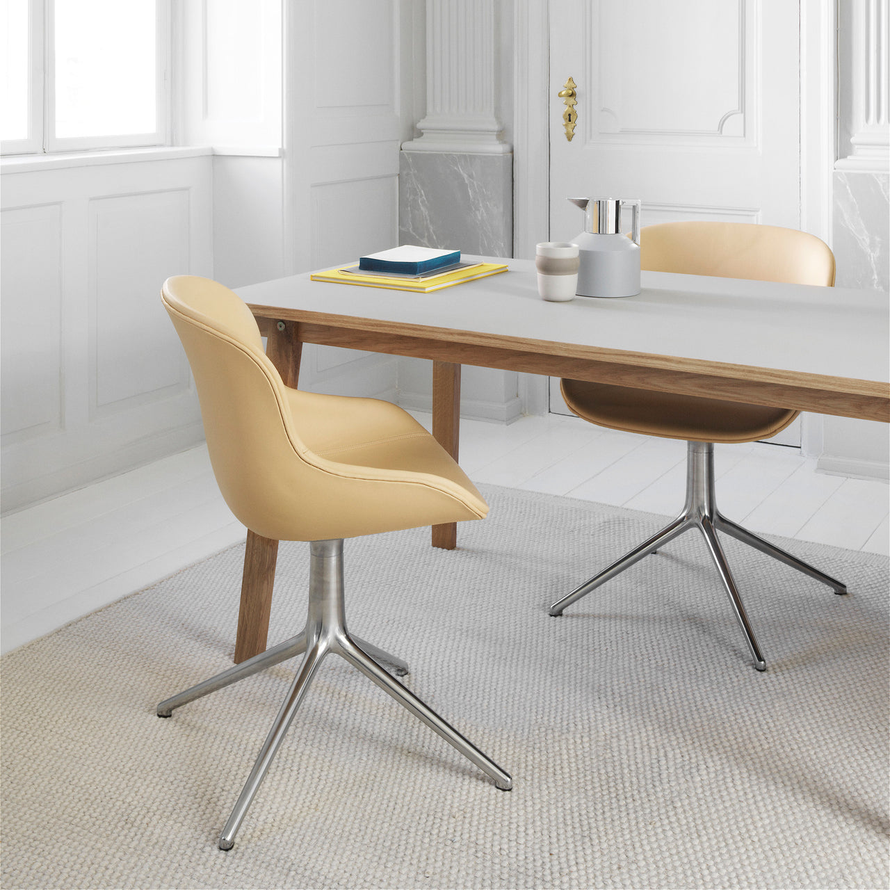 Hyg 4 Legs Swivel Chair: Fully Upholstered