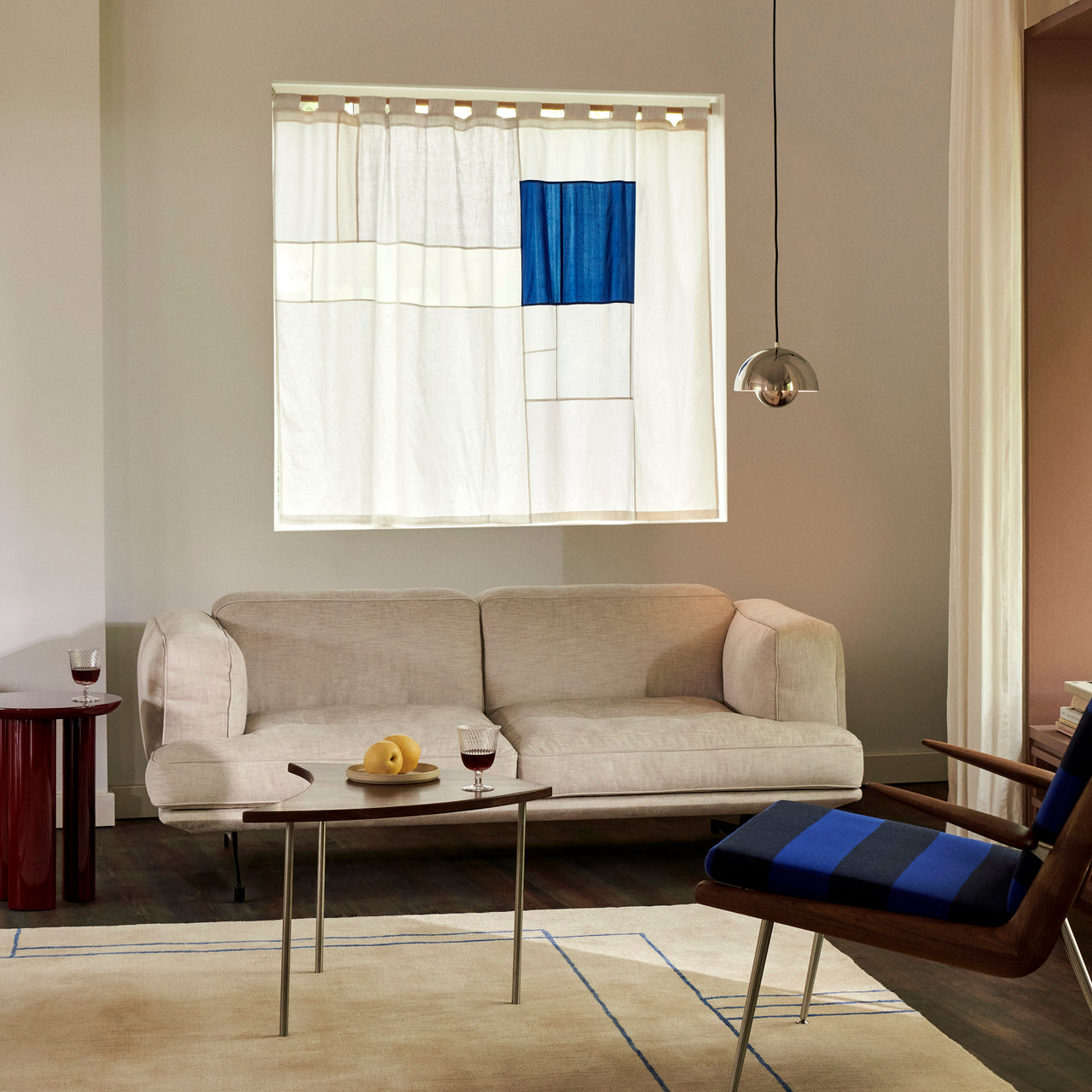 Pinwheel Lounge Table HM7