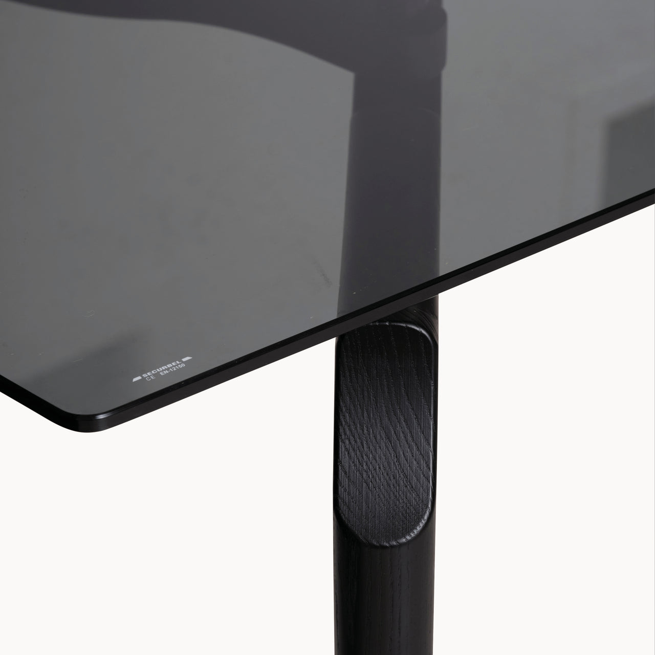 Carlinas Dining Table