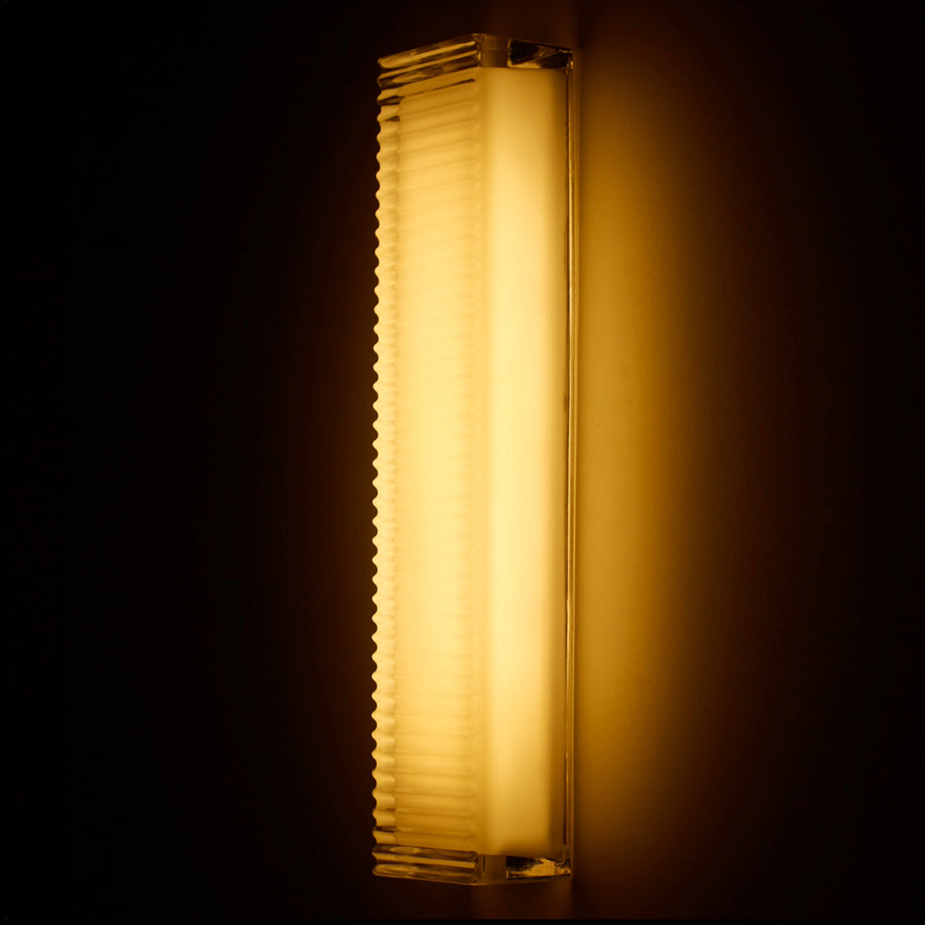 Chip Wall Lamp