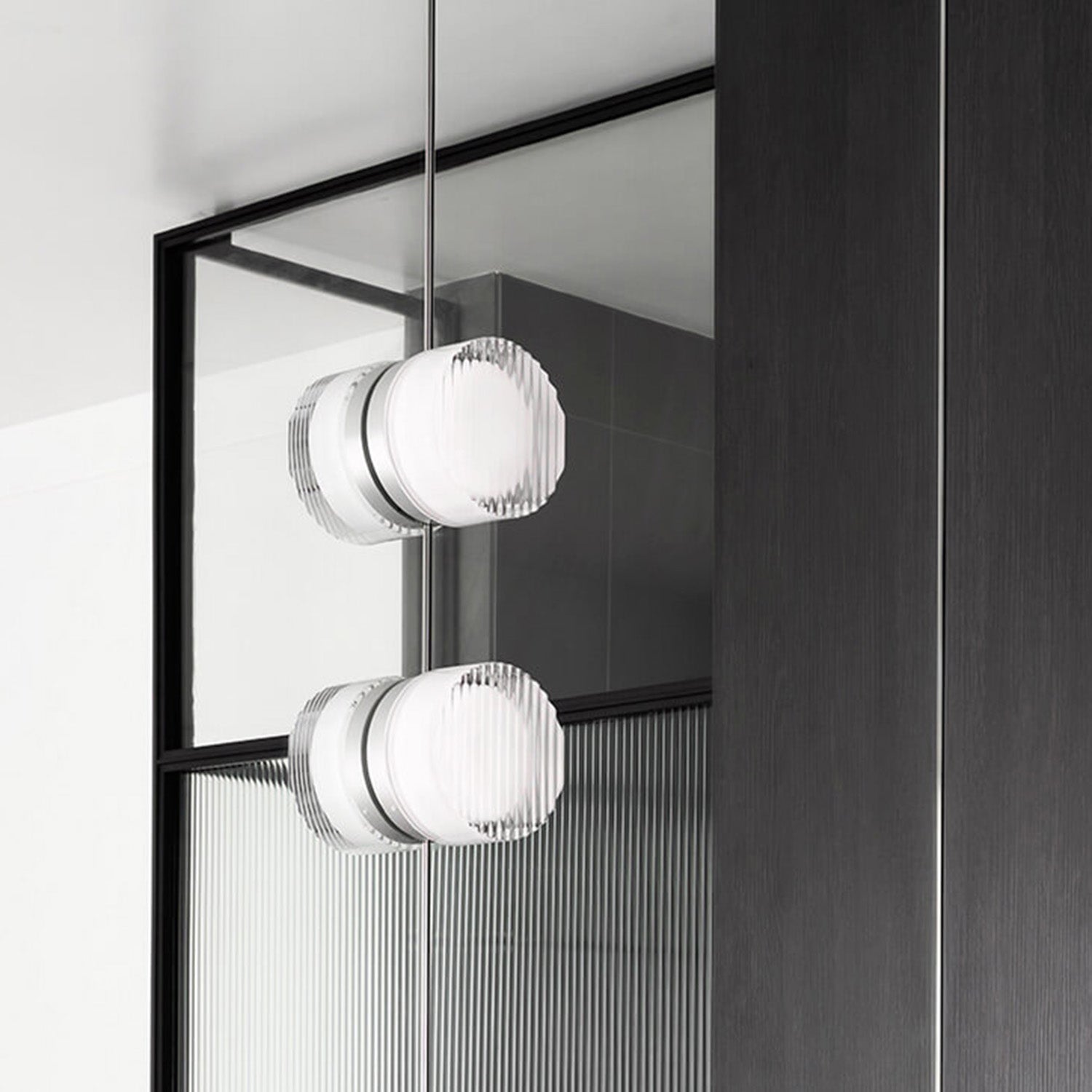Crisp Sconce