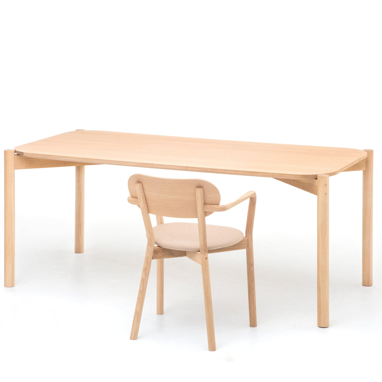 Castor Dining Table