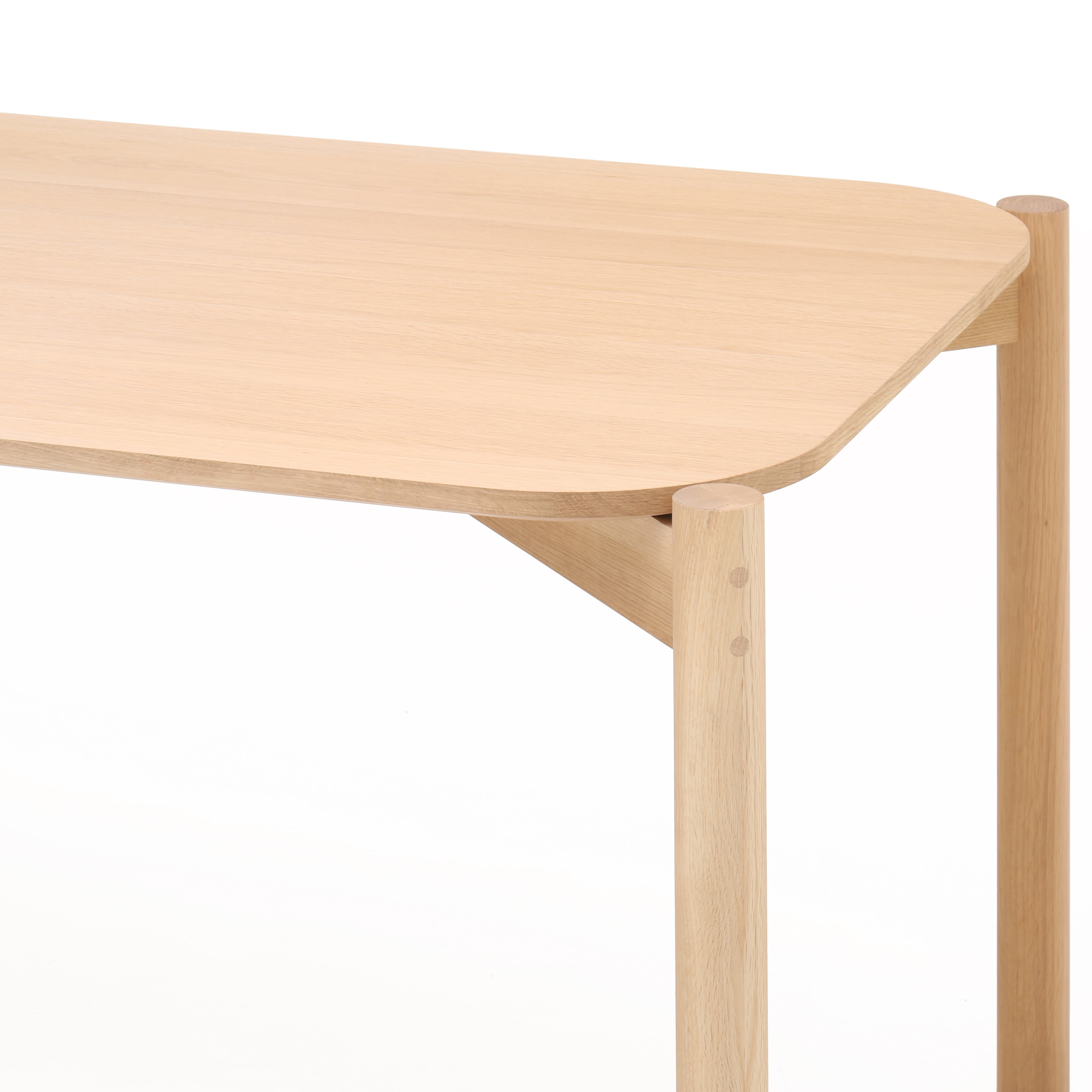 Castor Dining Table