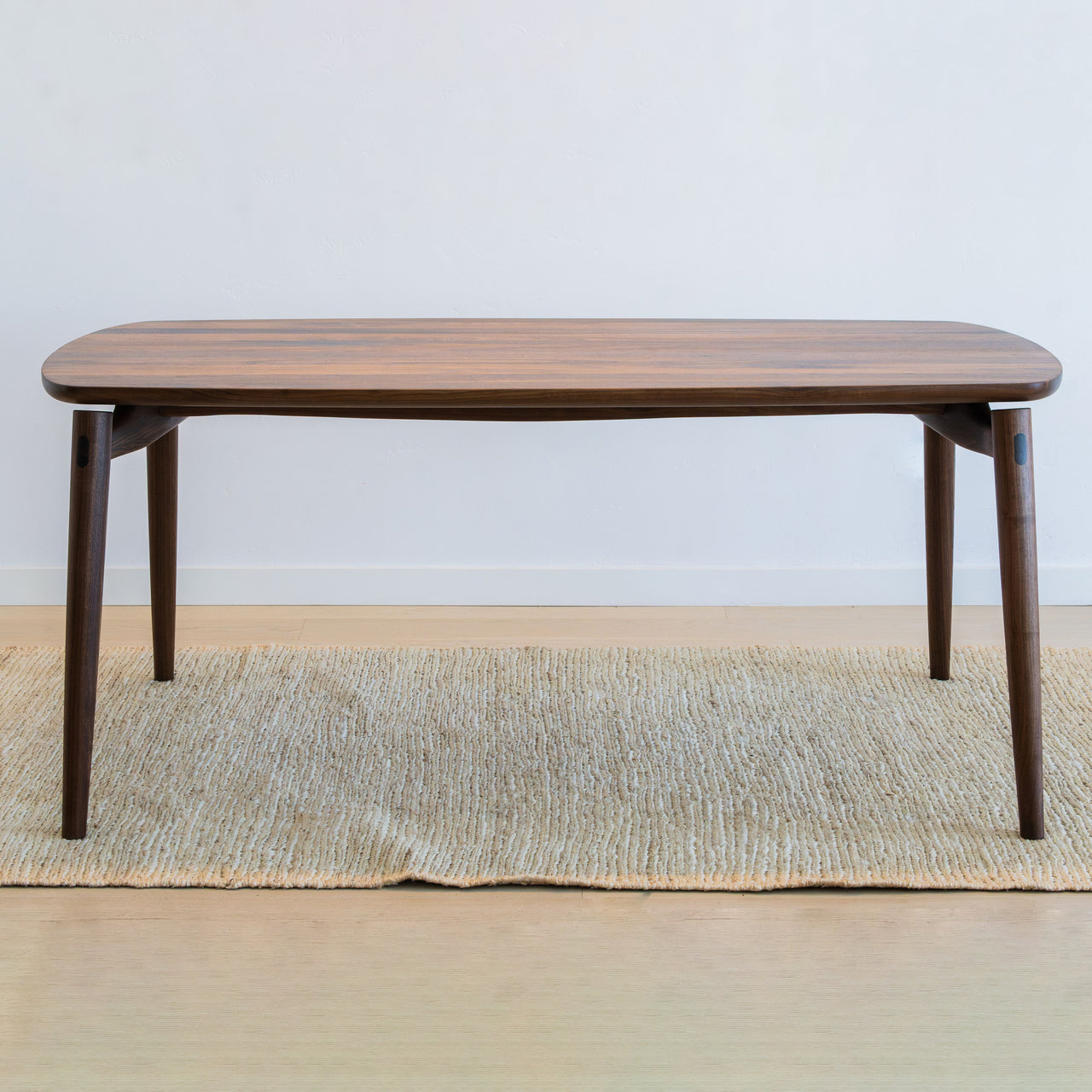 Fjoon Dining Table