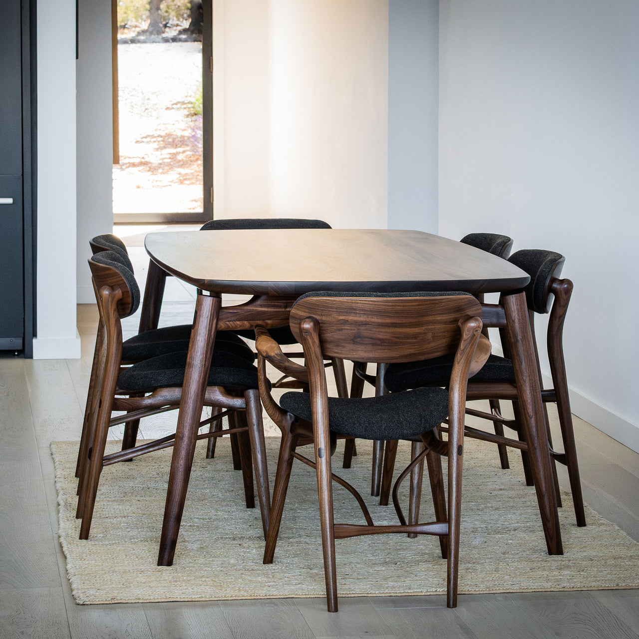 Fjoon Dining Table