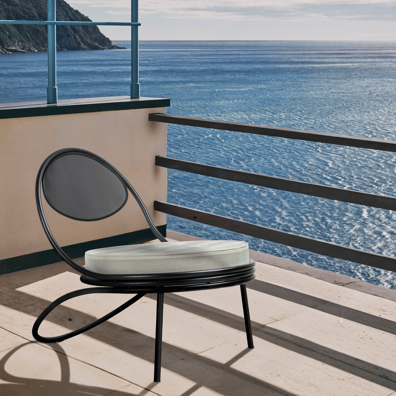 Copacabana Outdoor Lounge Chair: Seat Upholstered