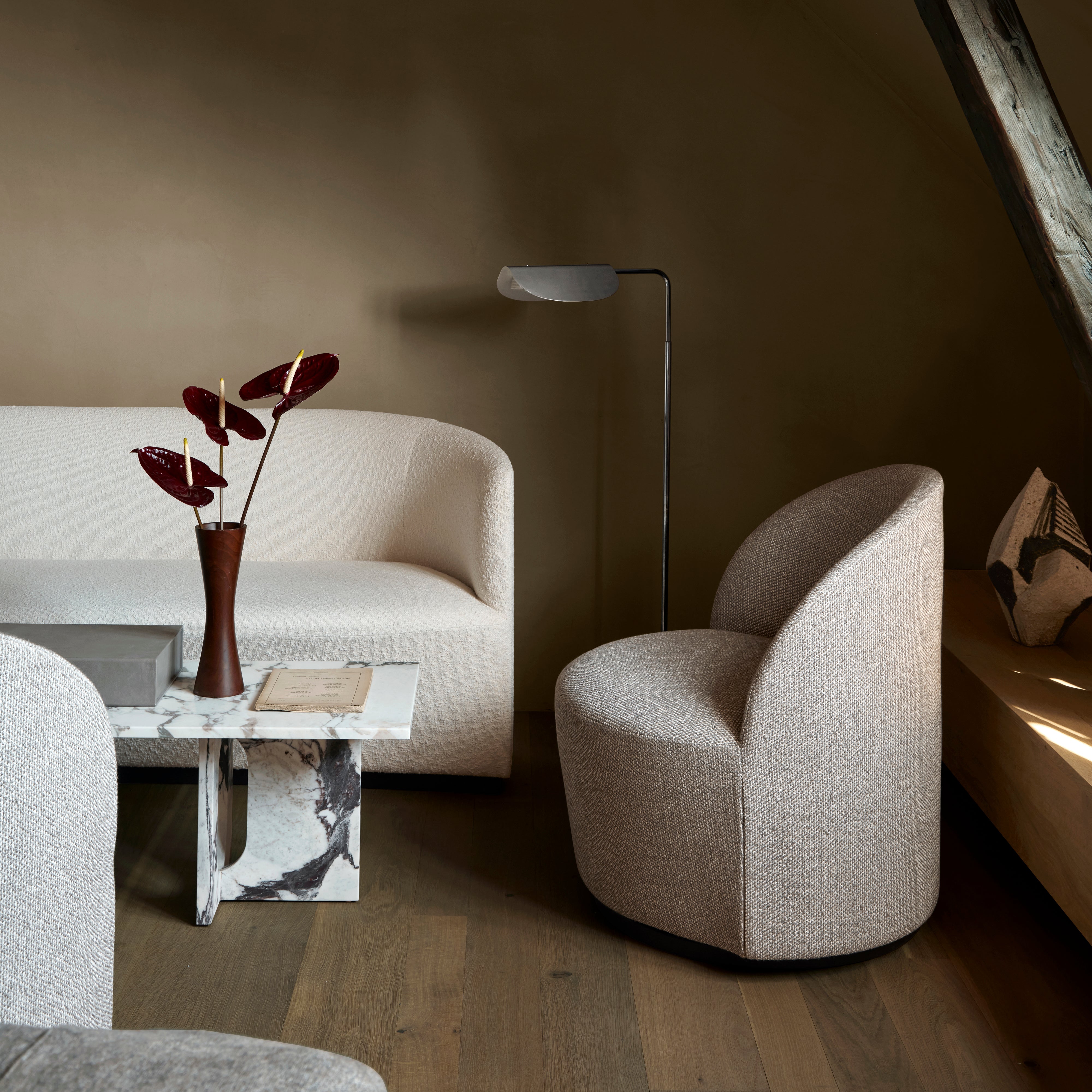 Tearoom Lounge Swivel Chair with Return: Quick Ship