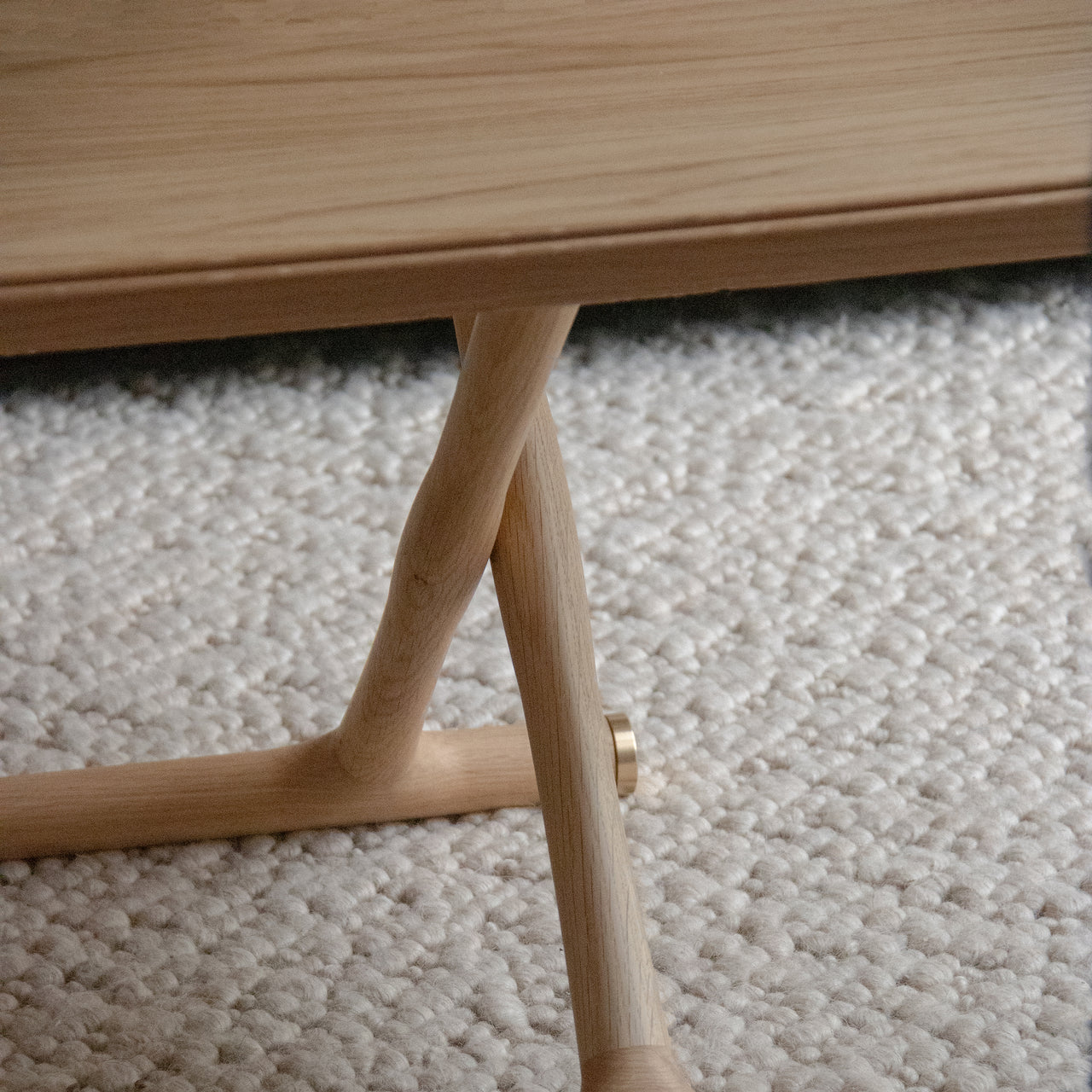 Jager Lounge Table: Collapsible