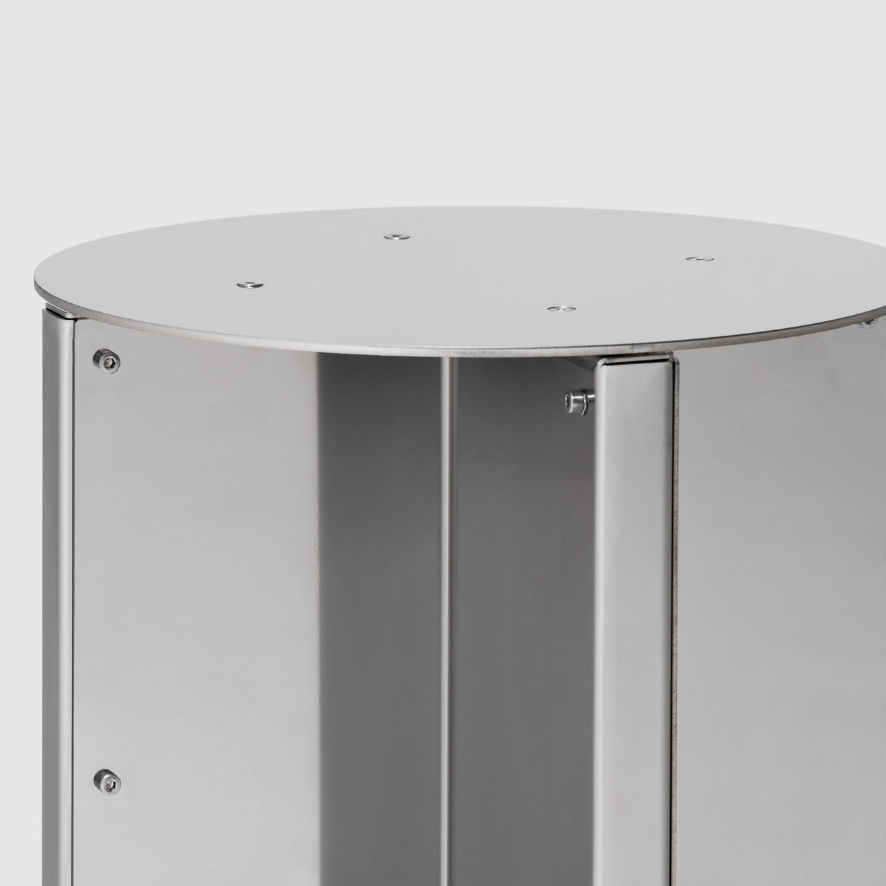 NM22 Stool
