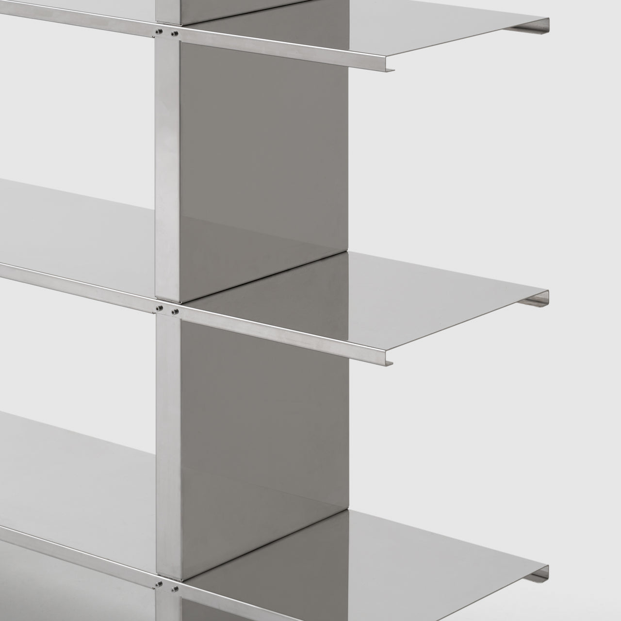NM26 Bookshelf