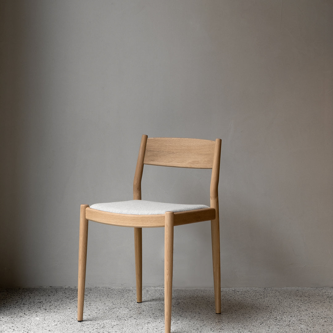 Minatomirai Cafe Chair N-DC03: Upholstered