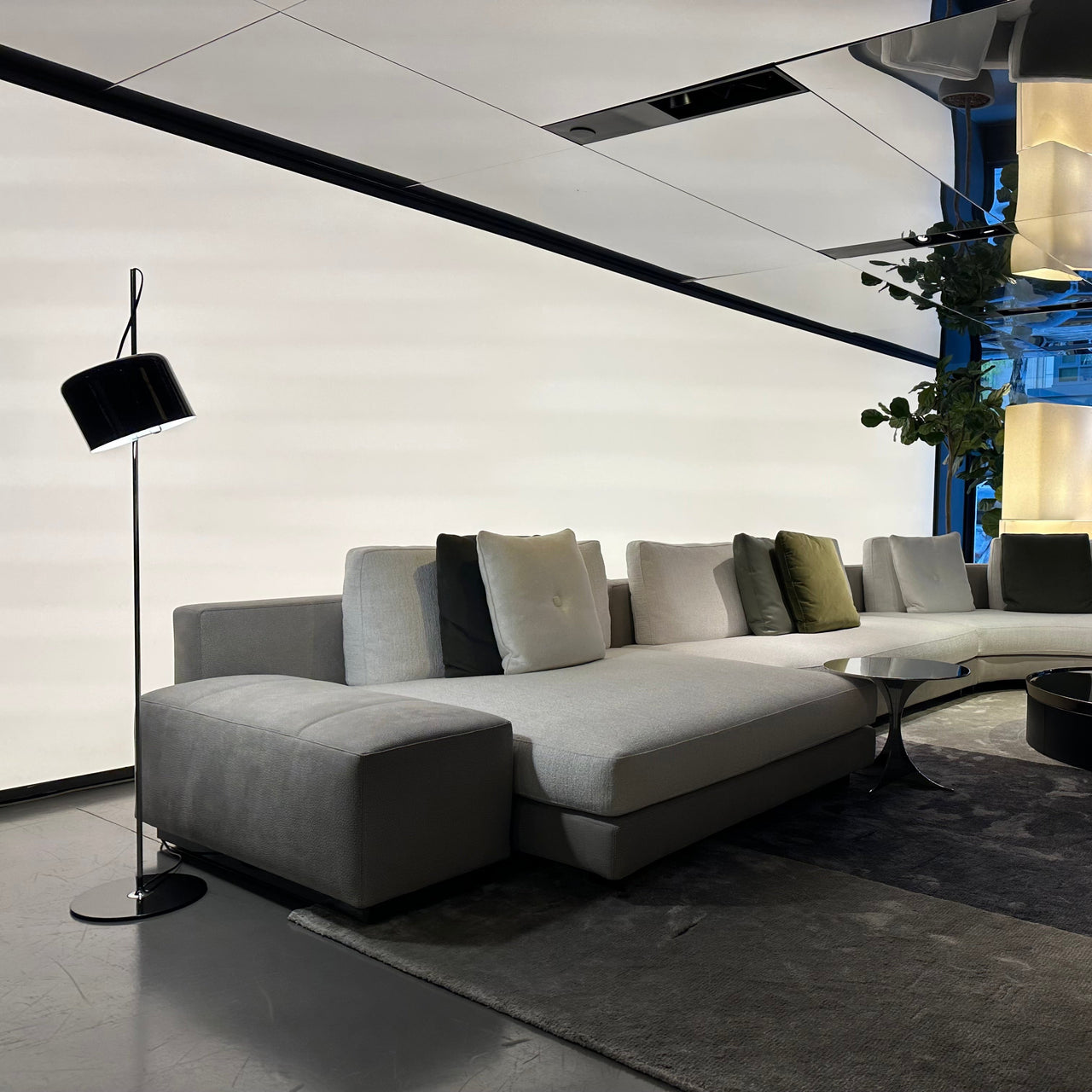 Coupé Floor Lamp