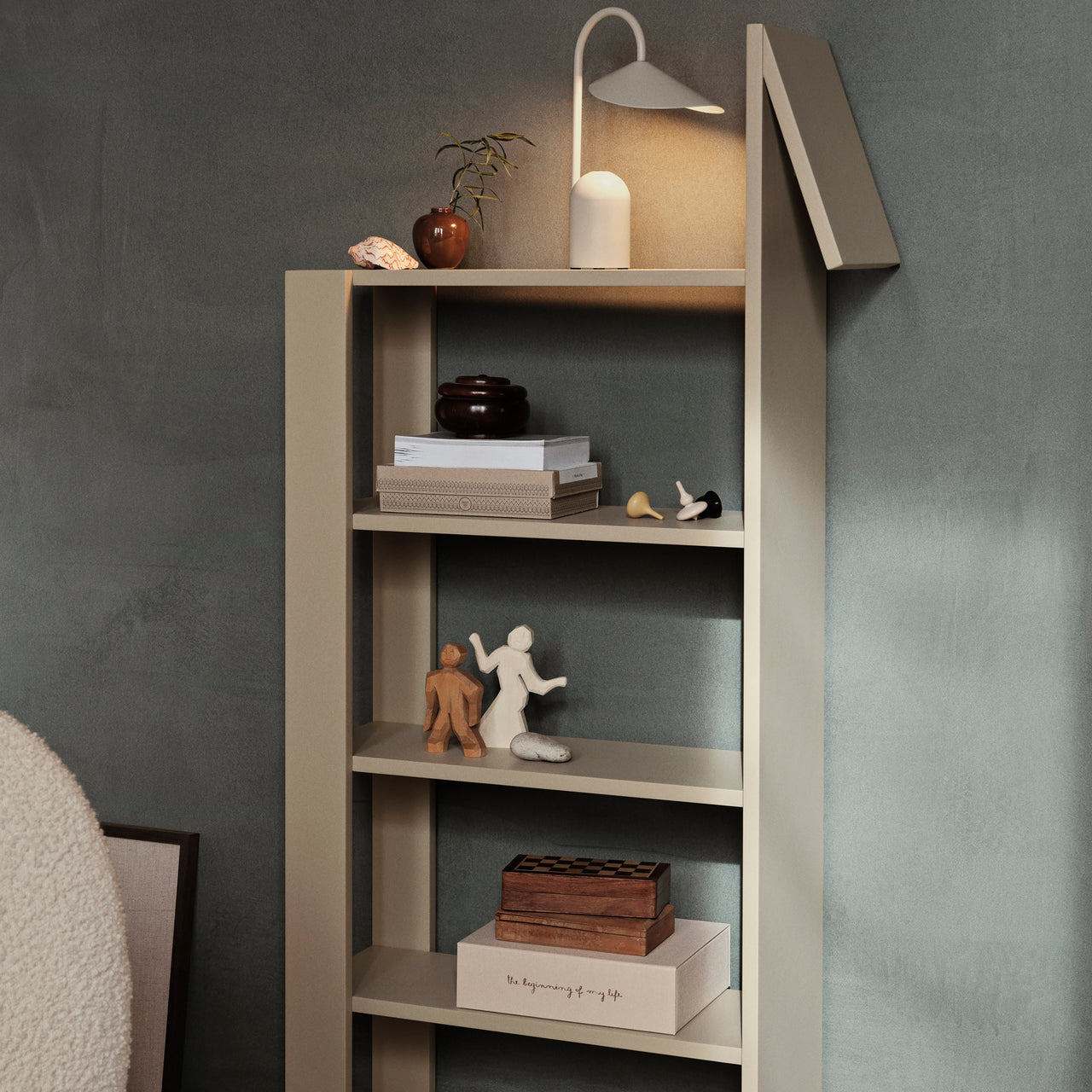 Giraffe Bookcase
