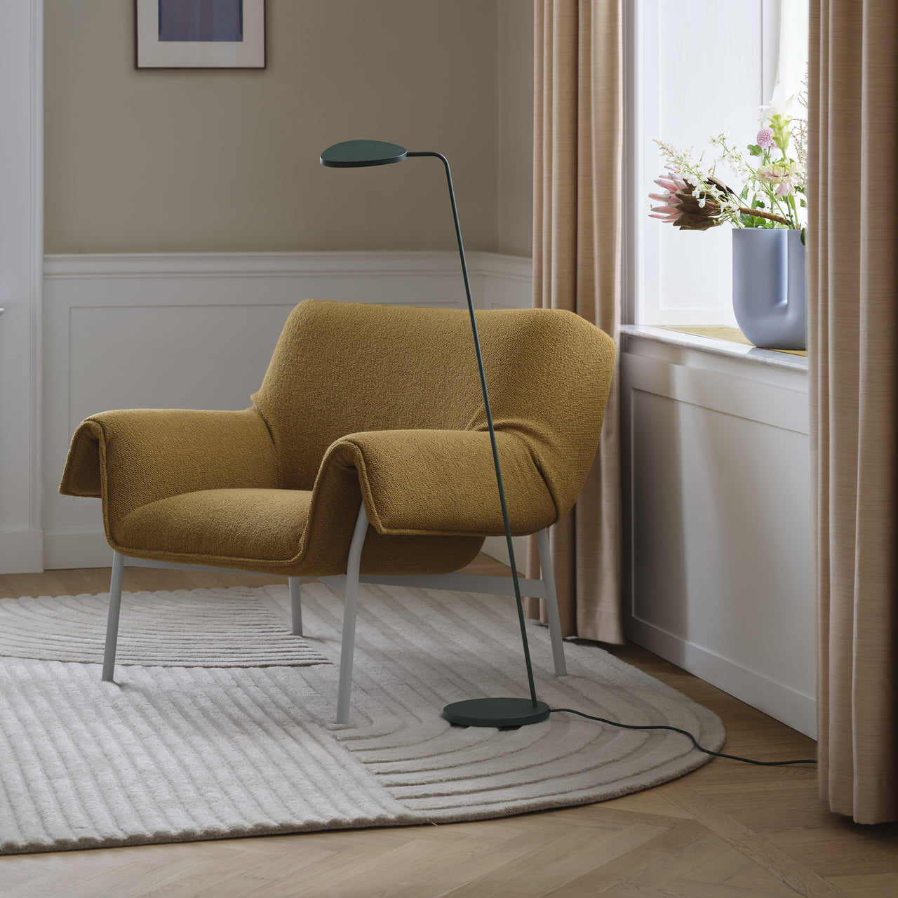 Wrap Lounge Chair