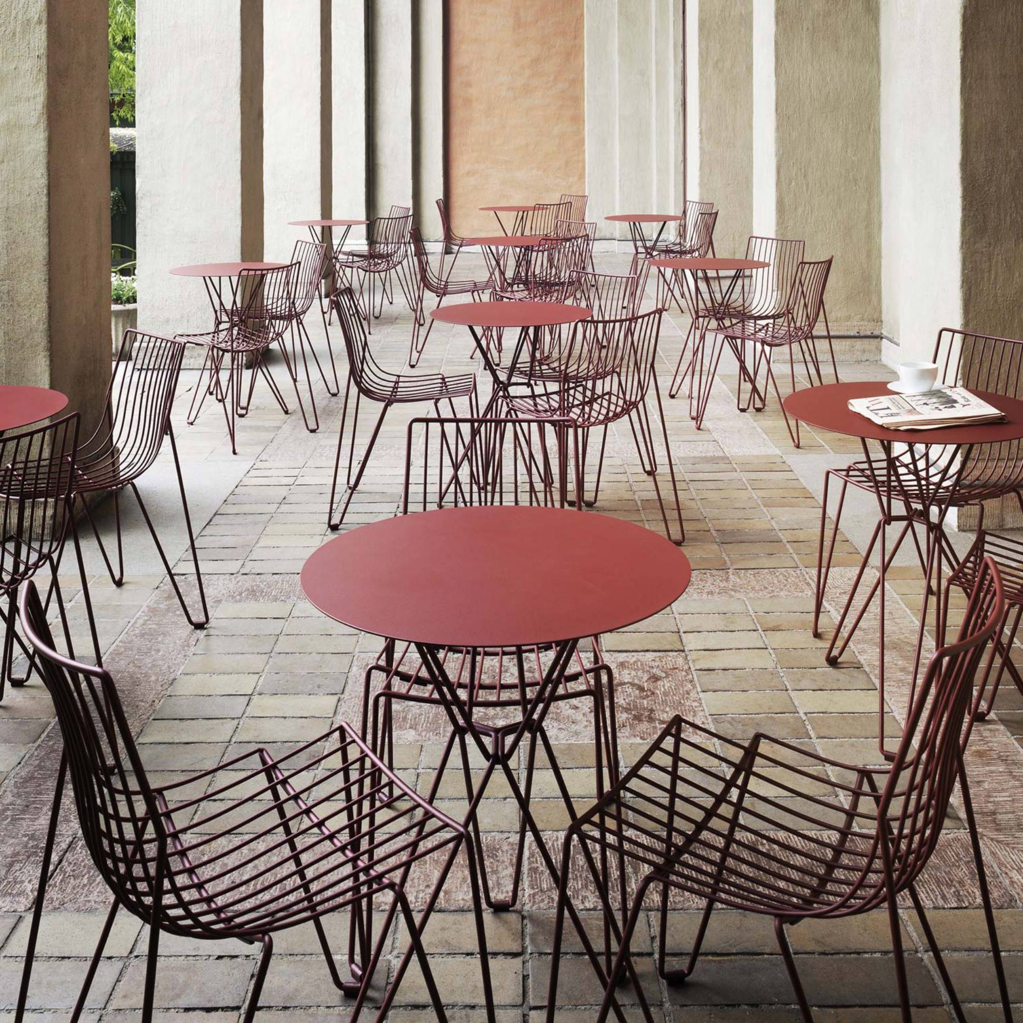 Tio Stacking Chair