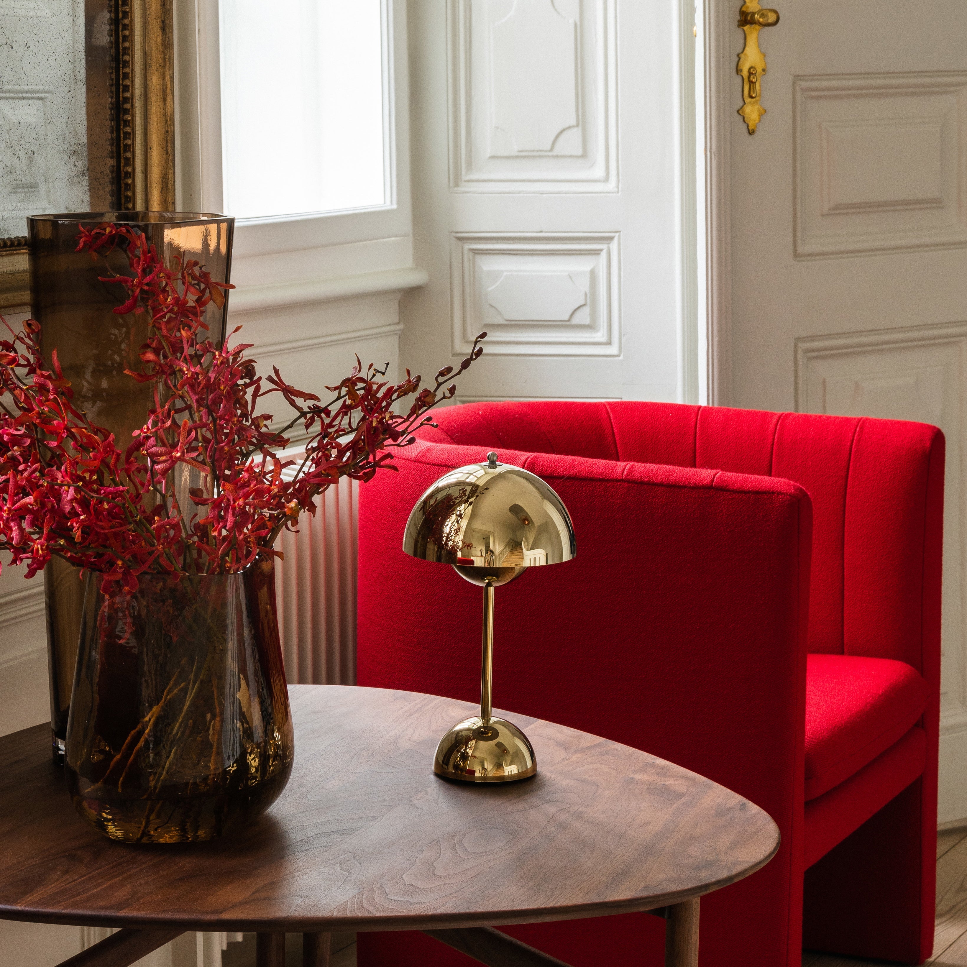 Flowerpot VP9 Portable Table Lamp