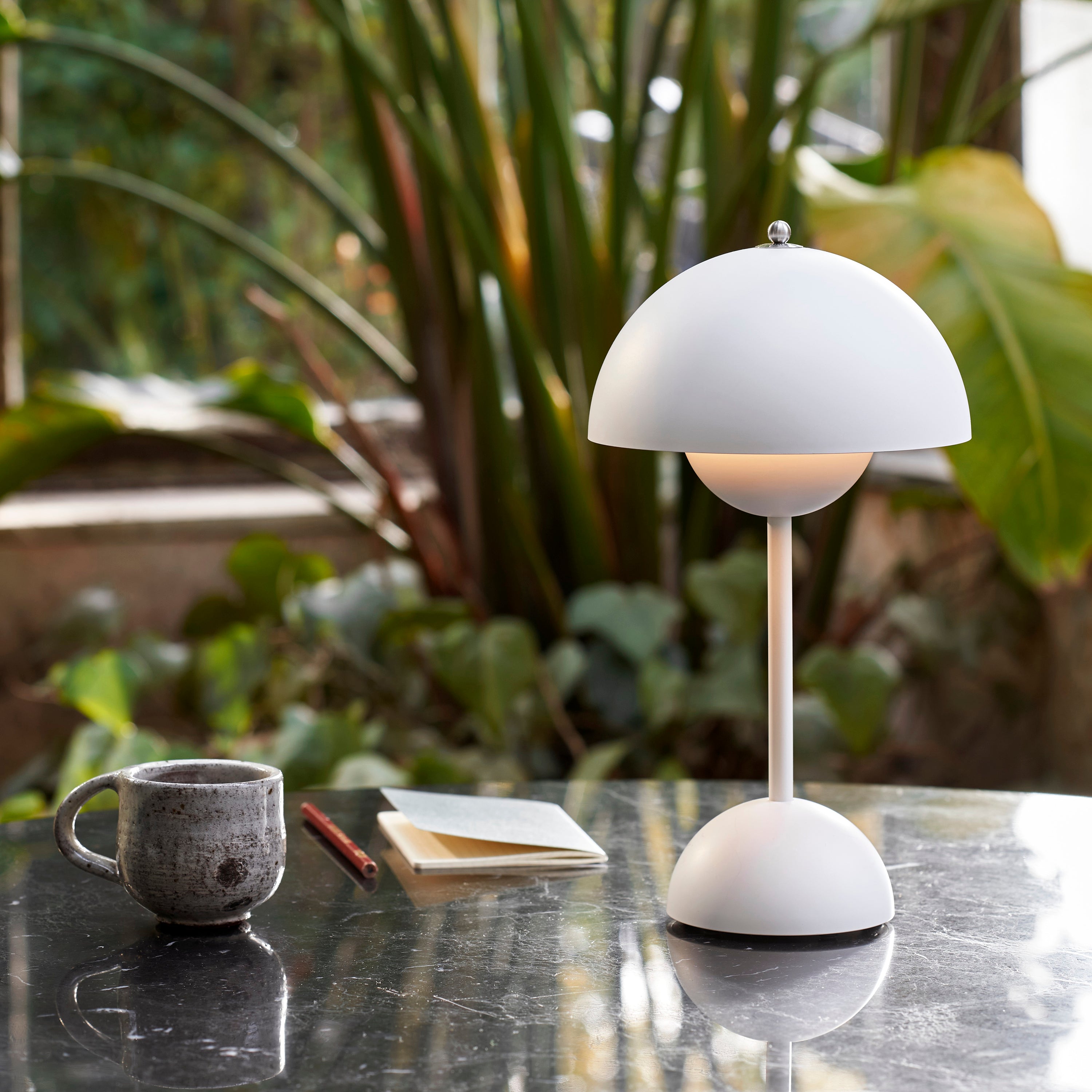 Flowerpot Portable Table Lamp: VP9