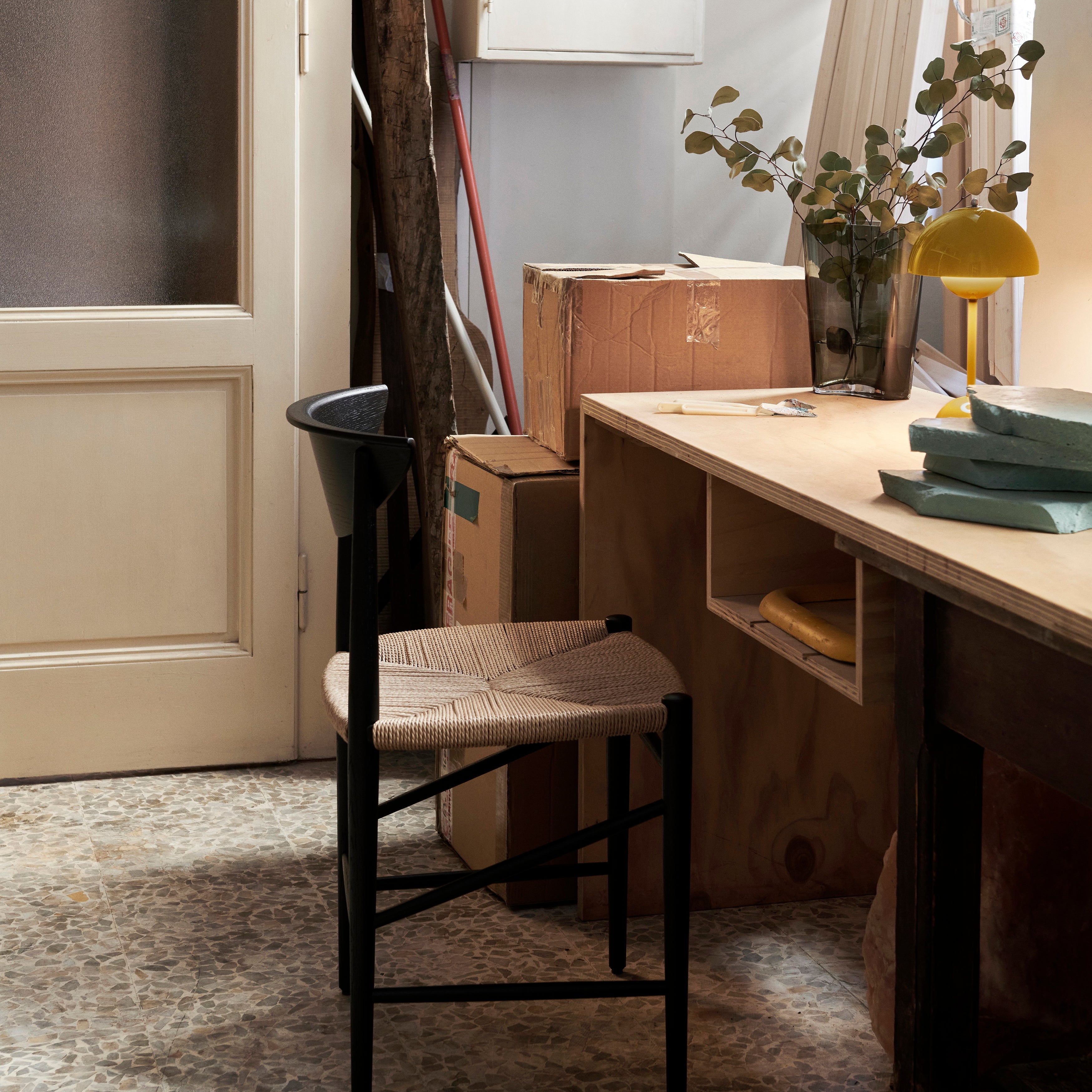 Flowerpot VP9 Portable Table Lamp