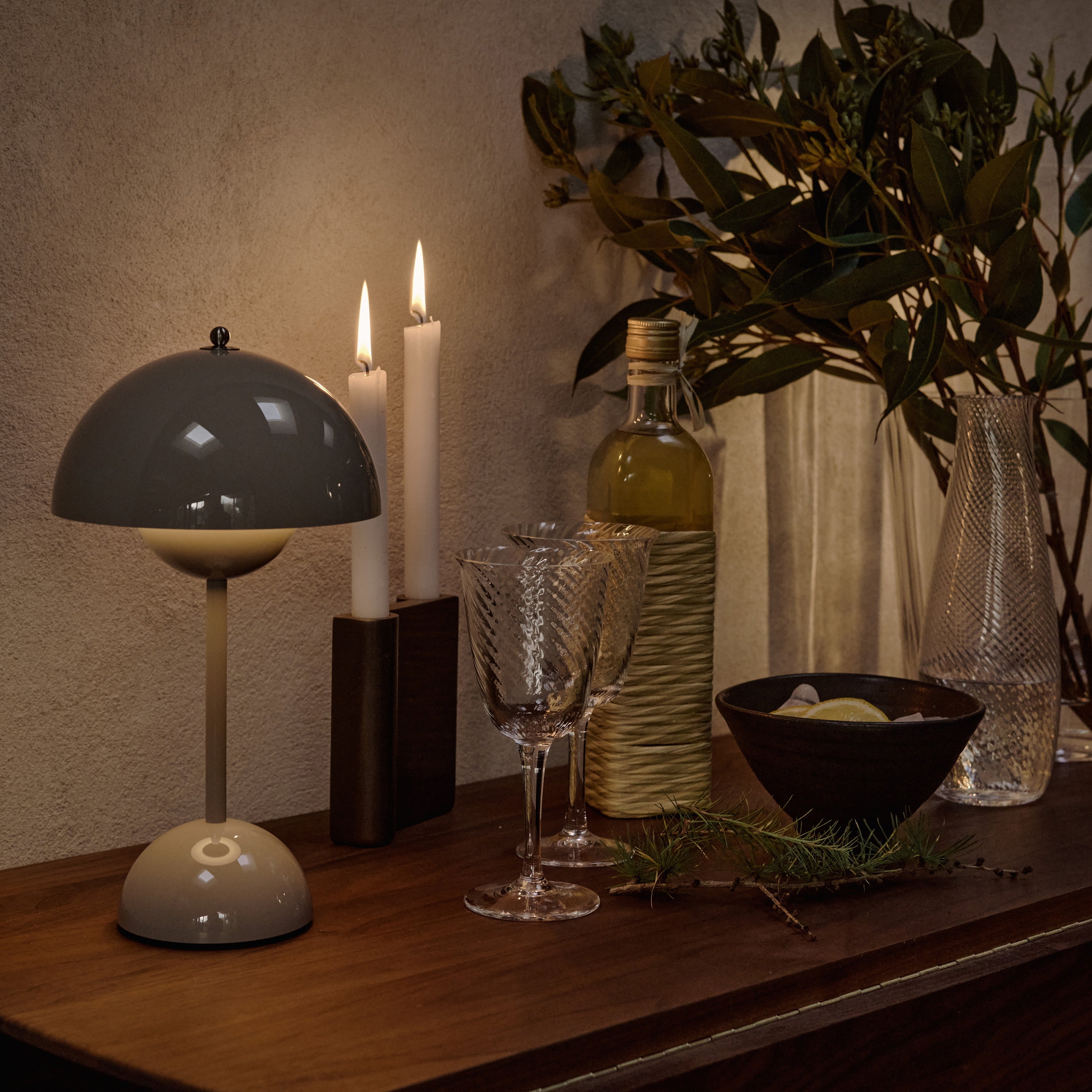 Flowerpot VP9 Portable Table Lamp