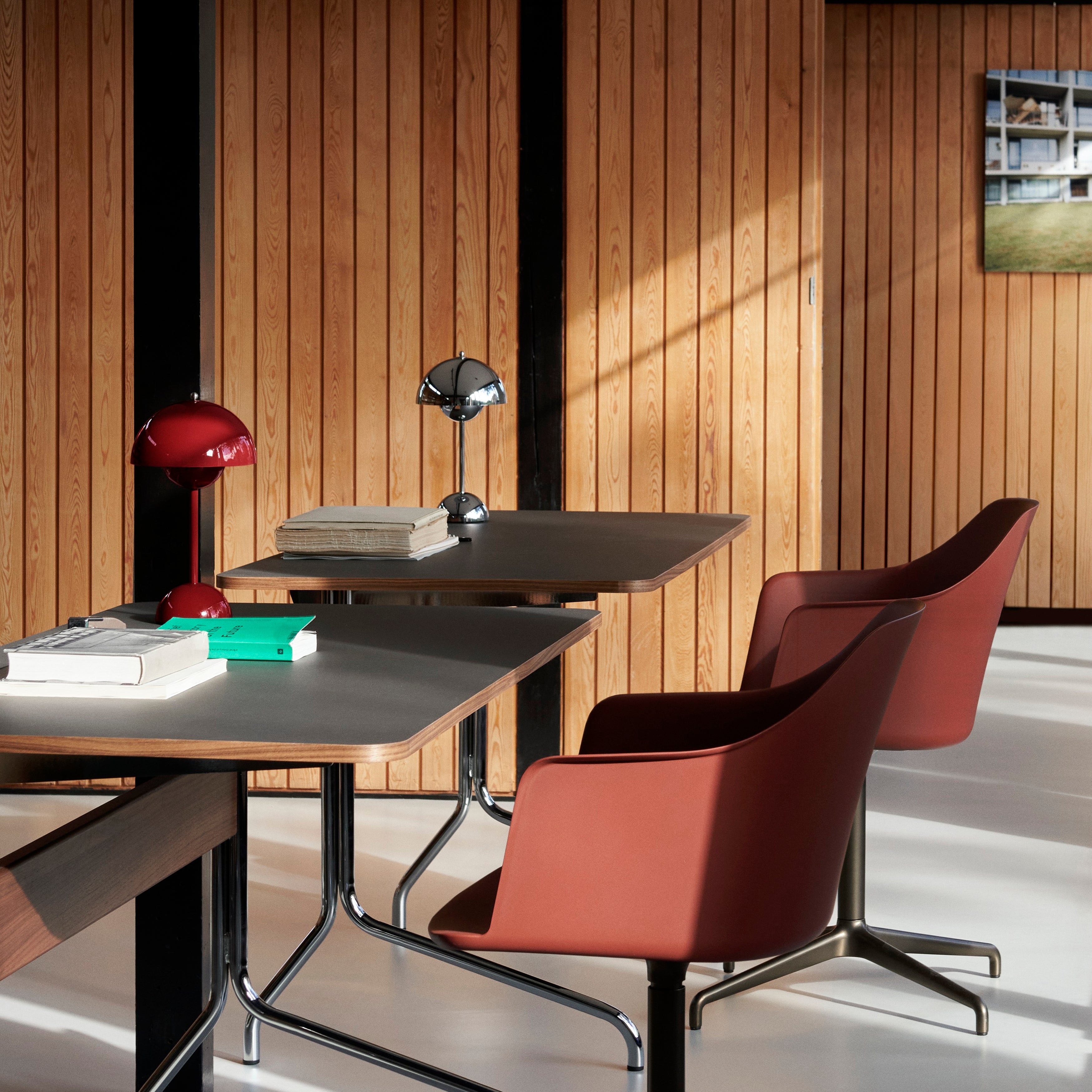 Flowerpot VP9 Portable Table Lamp