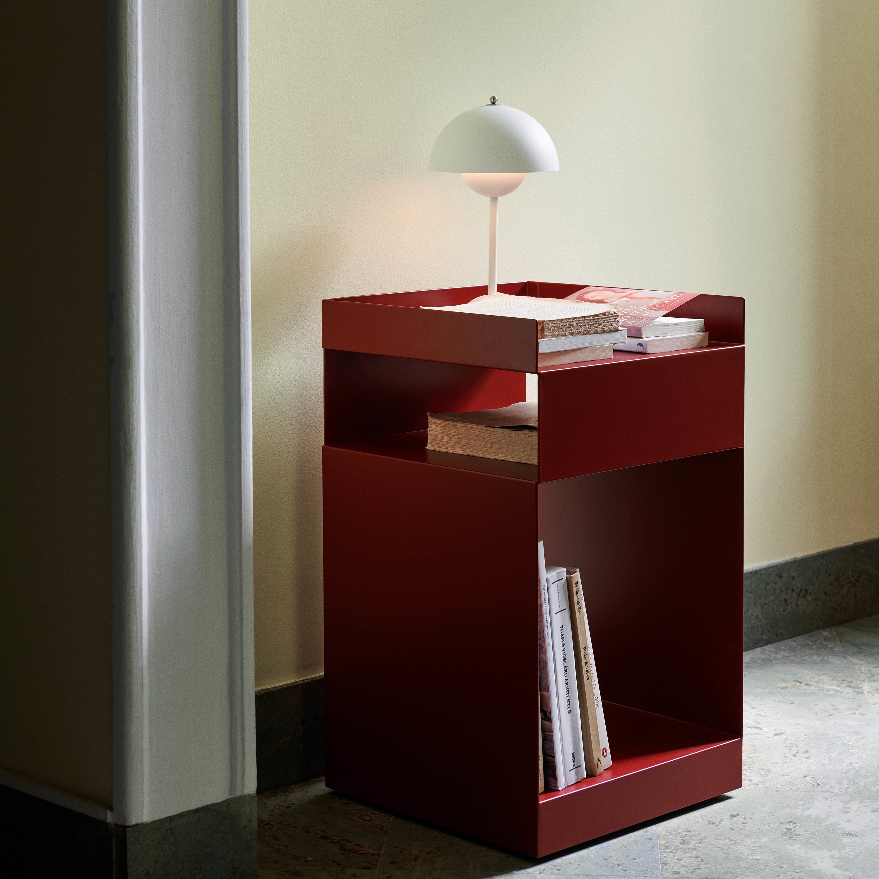 Flowerpot VP9 Portable Table Lamp