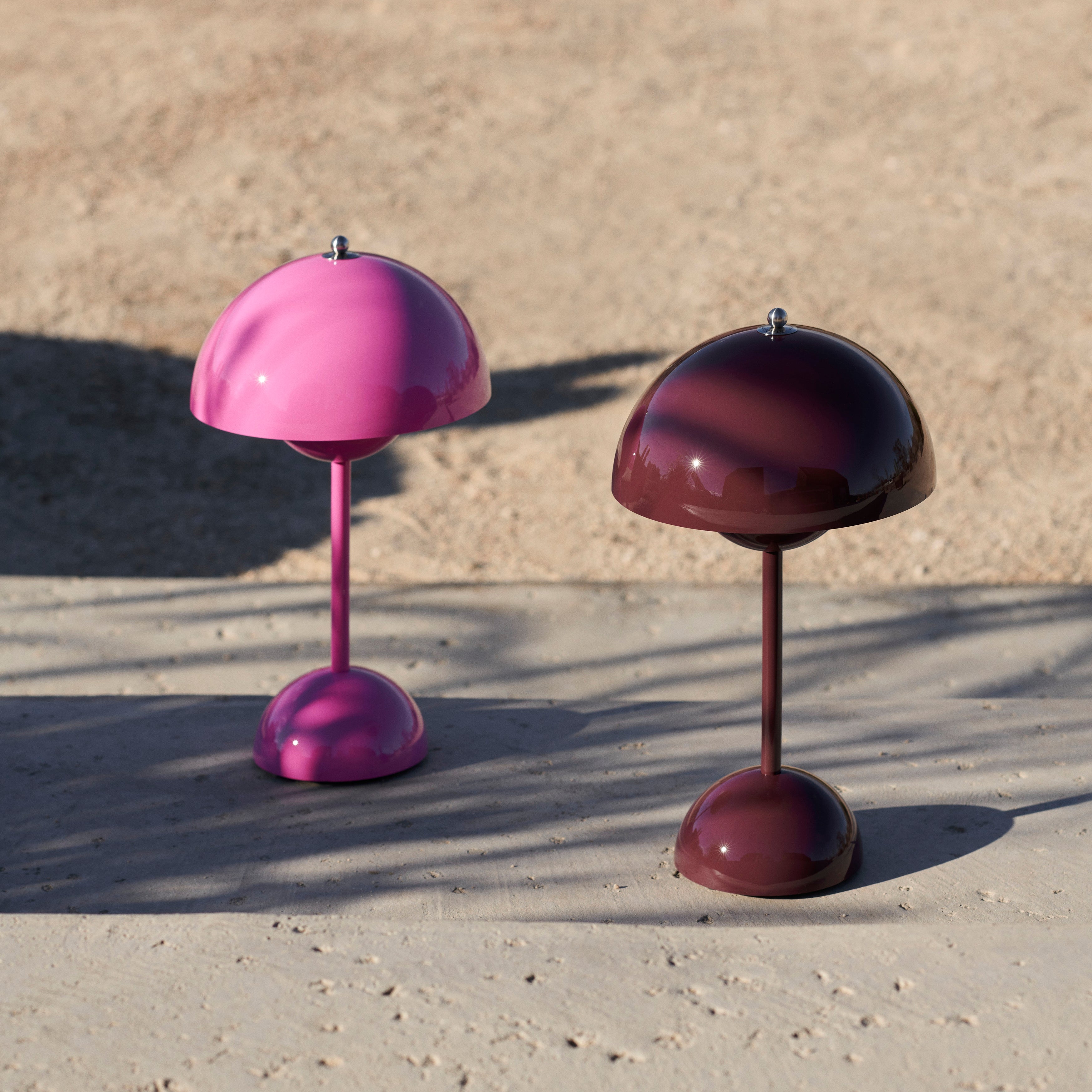 Flowerpot VP9 Portable Table Lamp