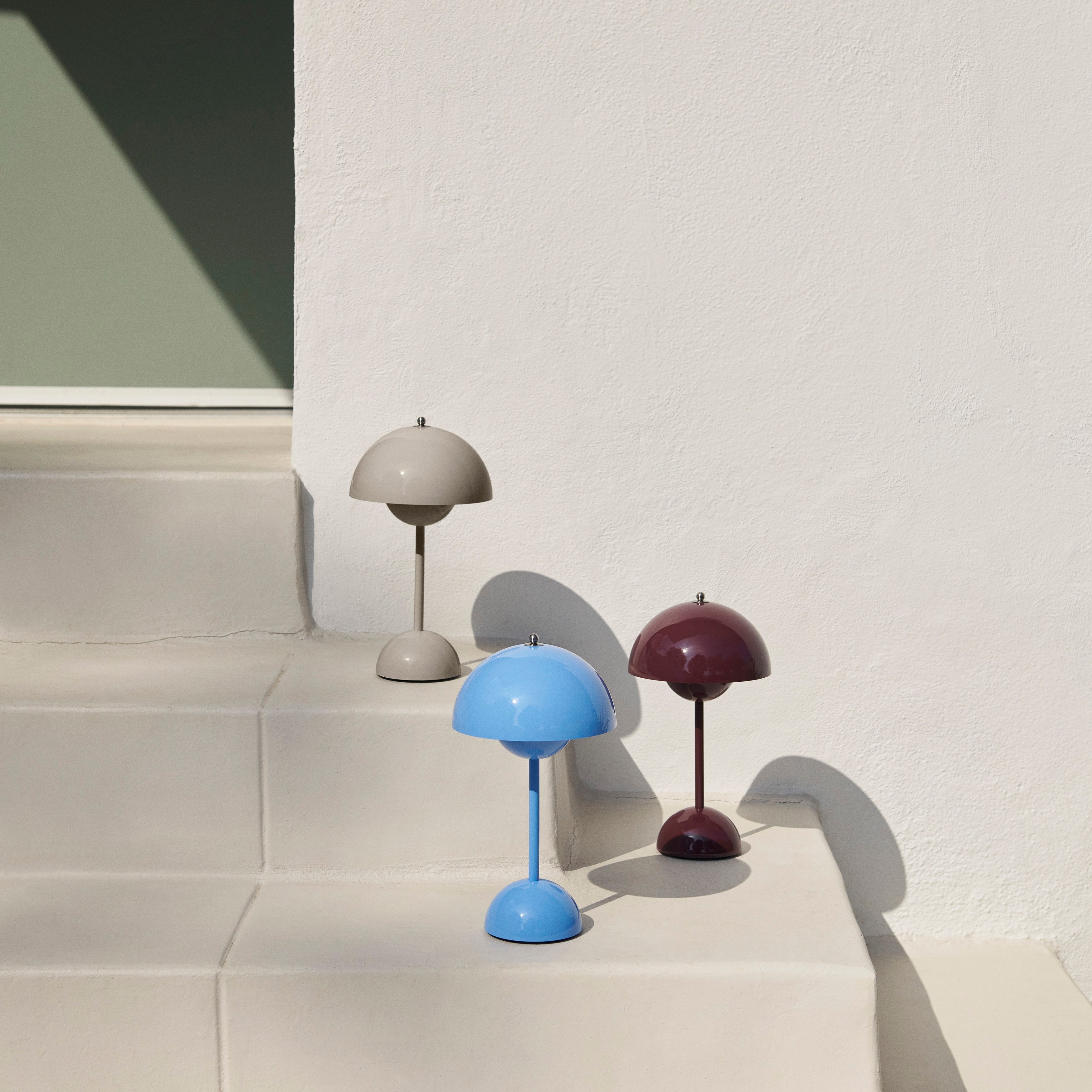 Flowerpot VP9 Portable Table Lamp