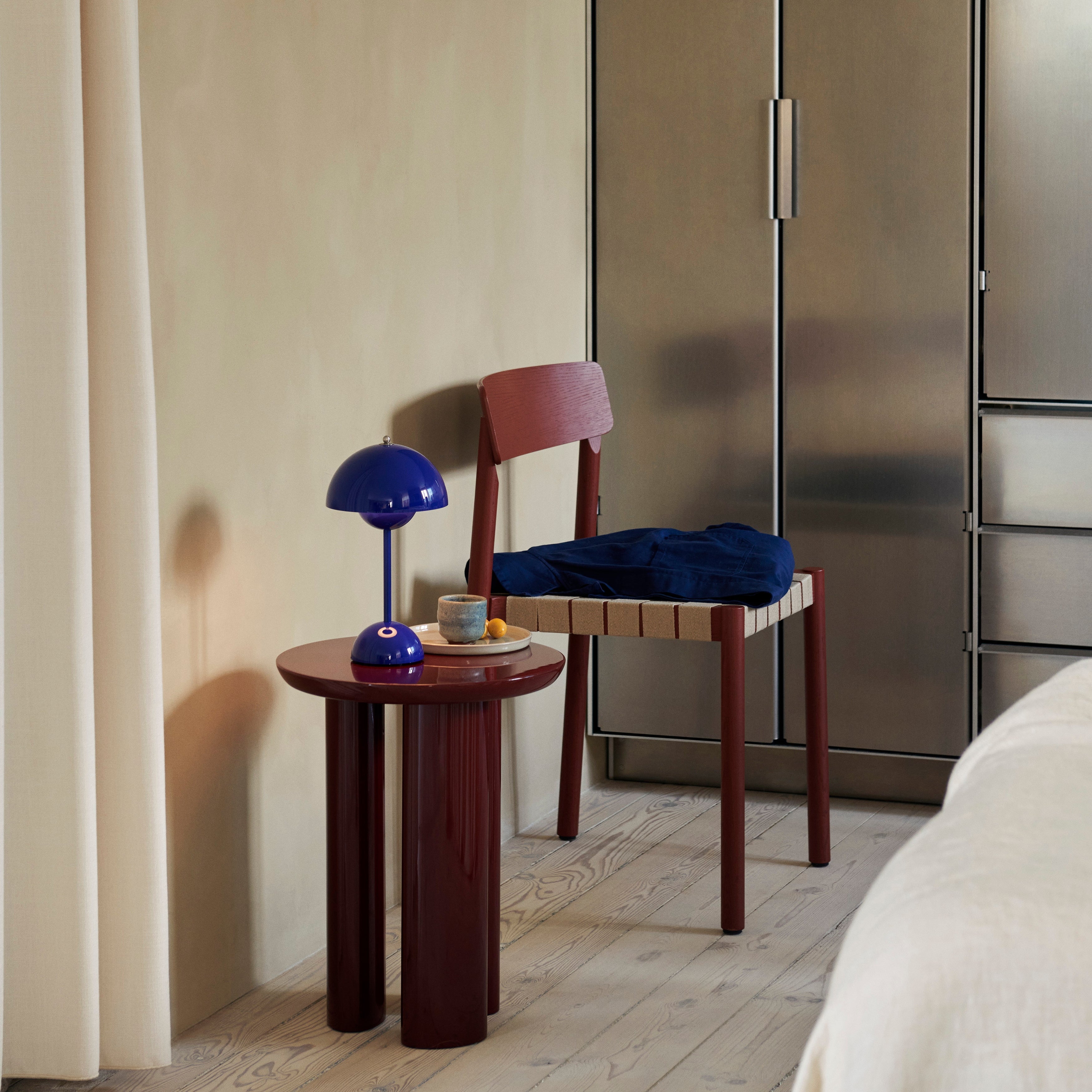 Flowerpot VP9 Portable Table Lamp