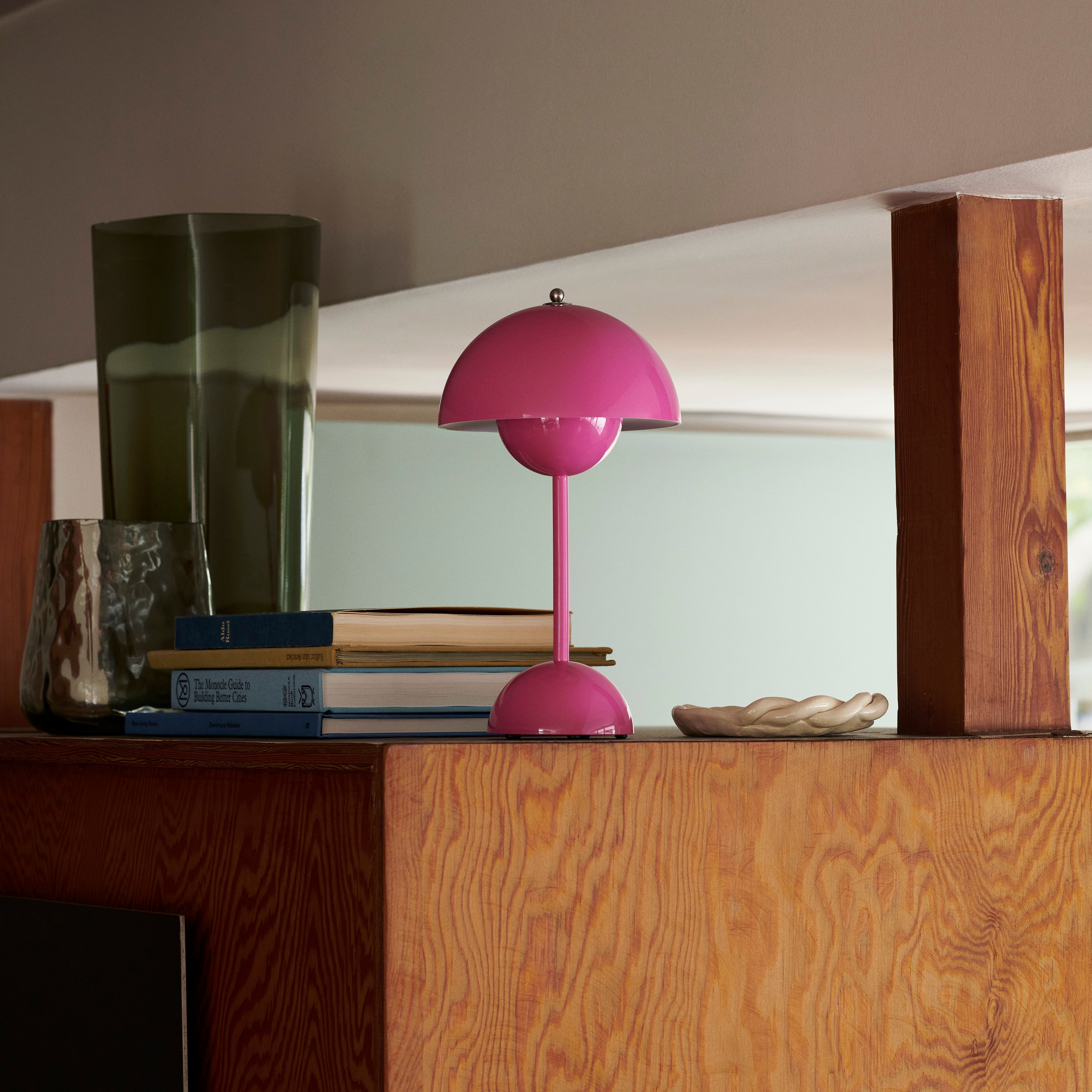 Flowerpot VP9 Portable Table Lamp