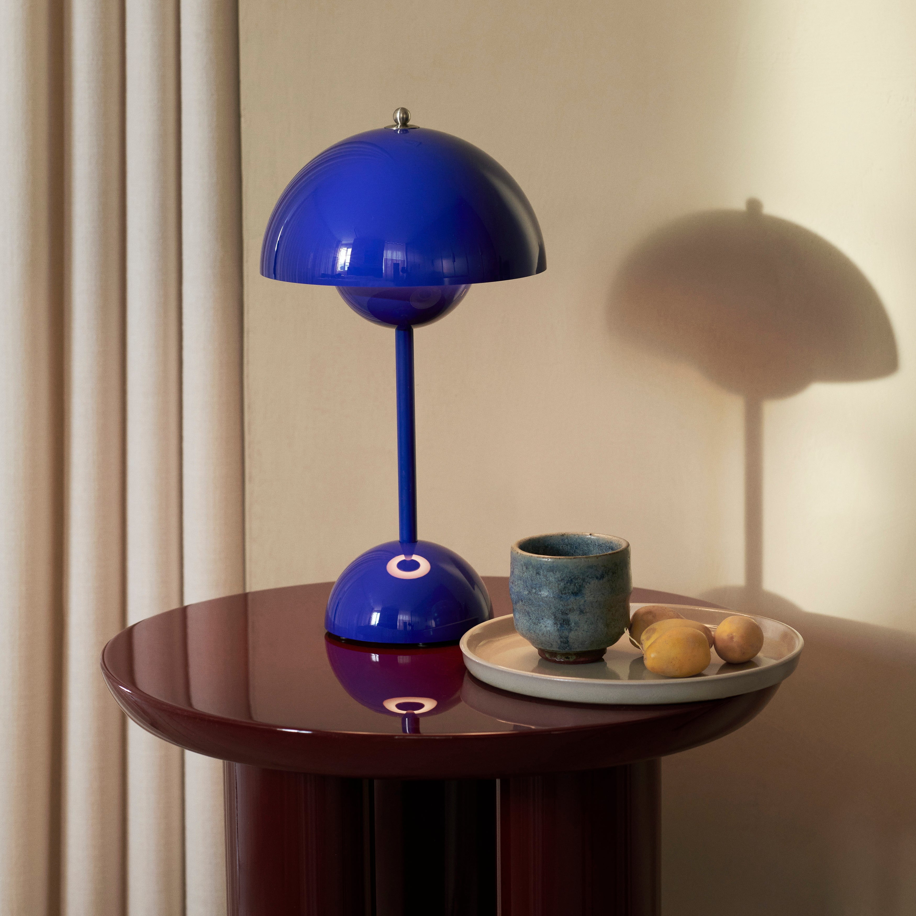 Flowerpot VP9 Portable Table Lamp