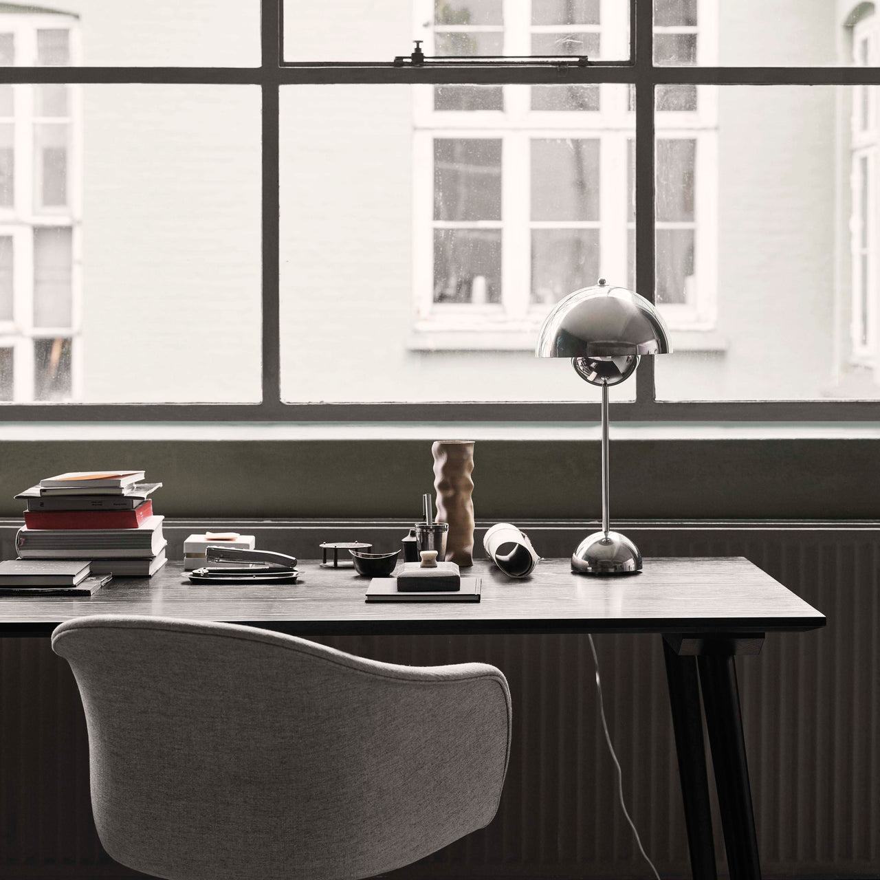Elefy Chair JH35: Swivel Base + Return