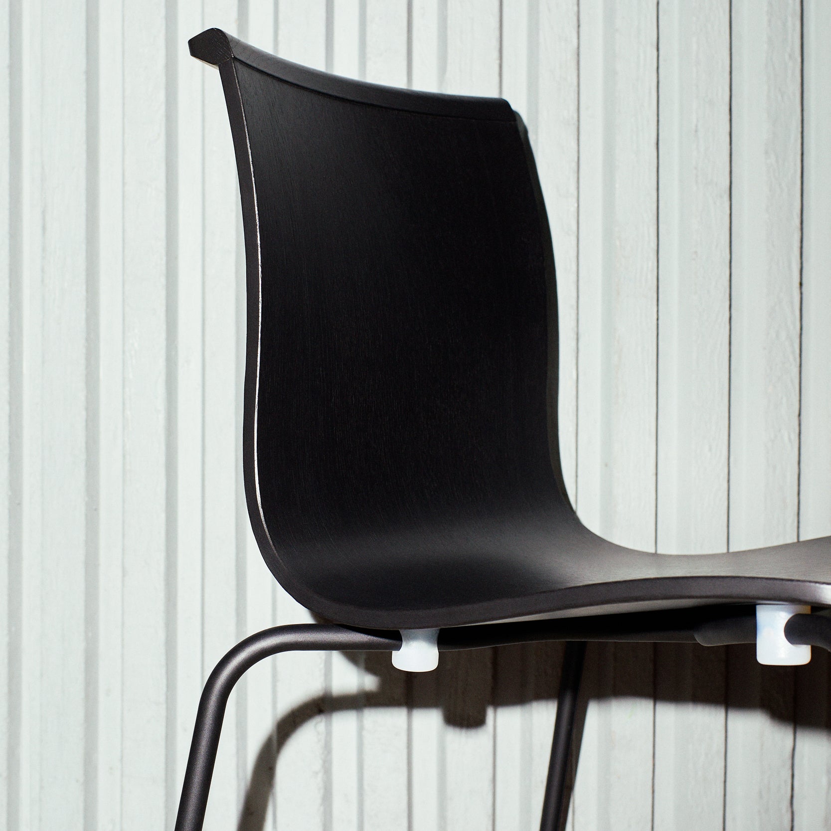 Serif Stacking Chair: Tube Legs