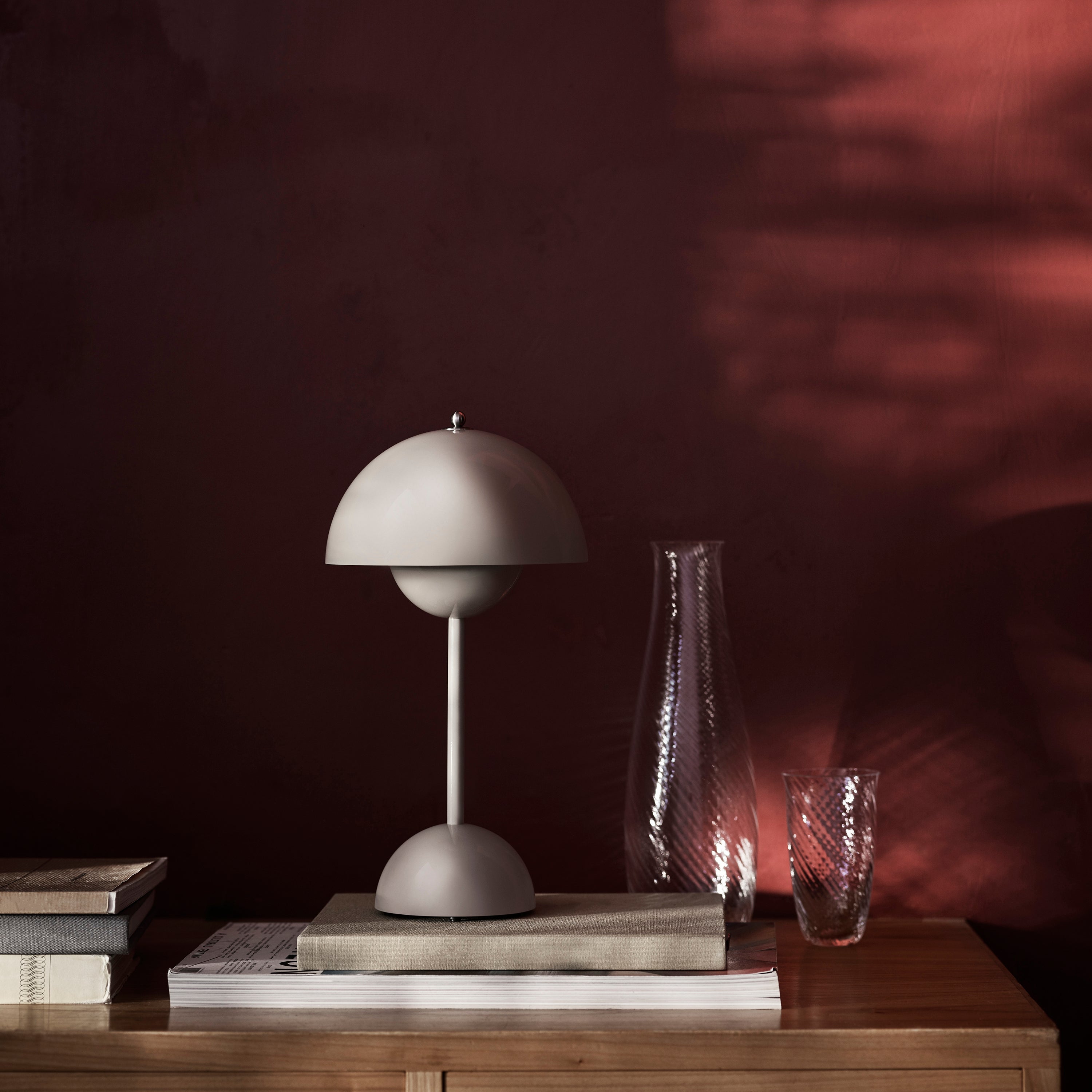 Flowerpot Portable Table Lamp: VP9