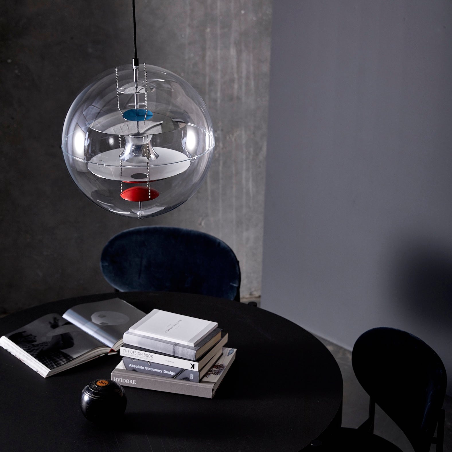 VP Globe Pendant Light