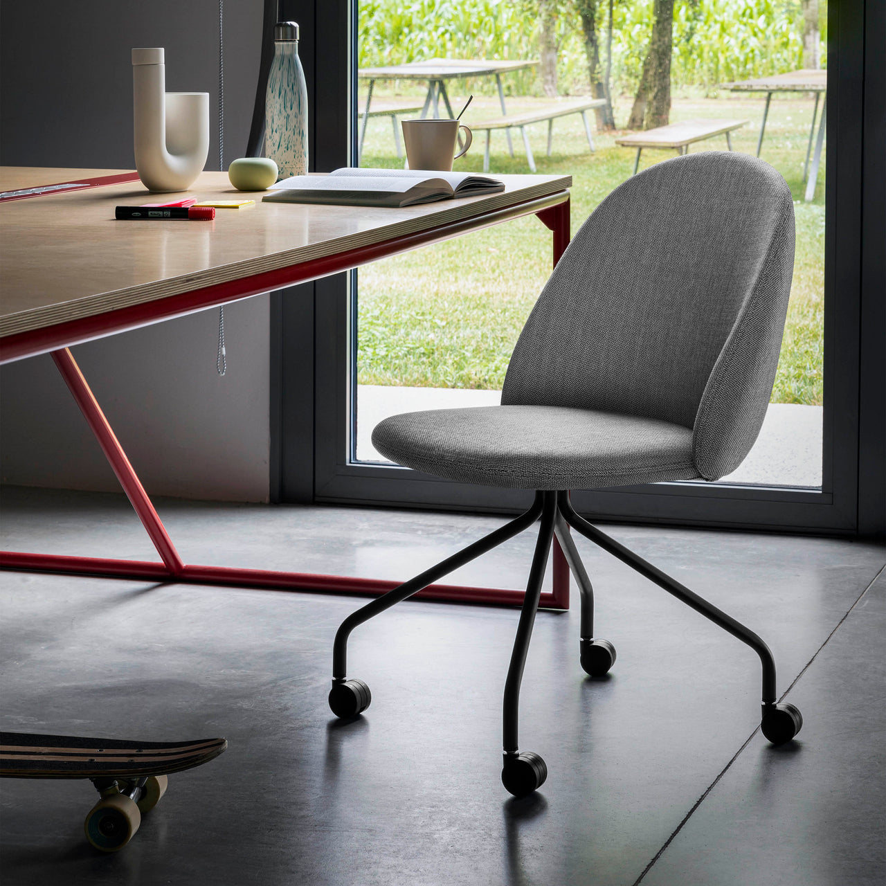 Iola Chair: Swivel 4-Star Base