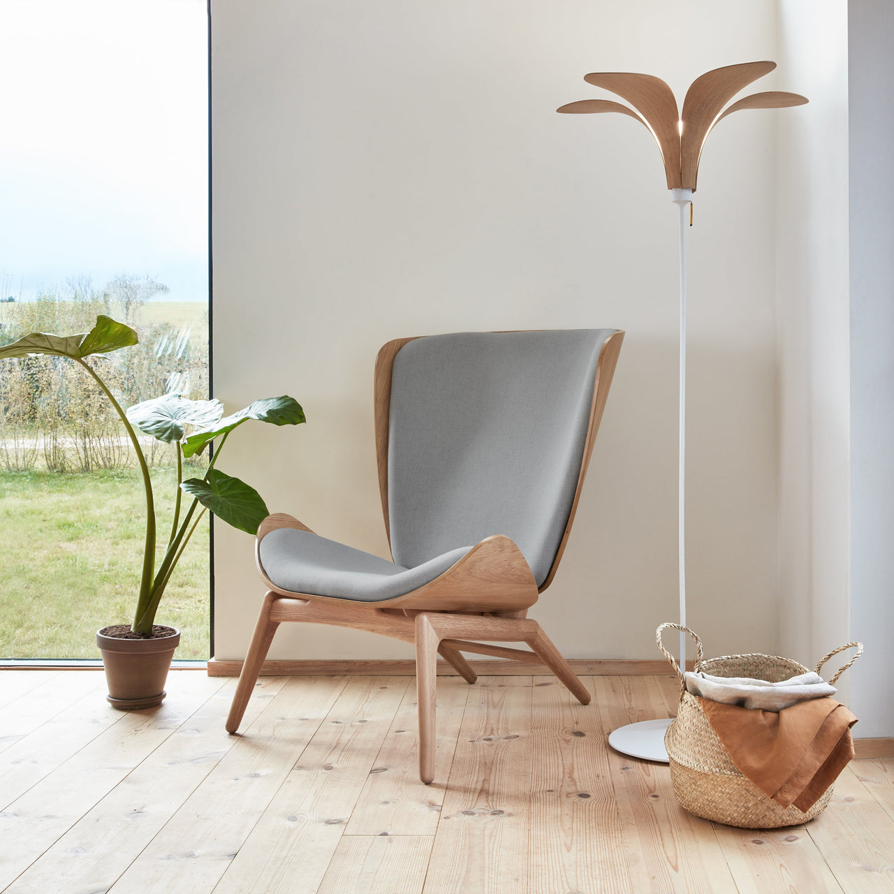 Jazz Champagne Floor Lamp: Quick Ship