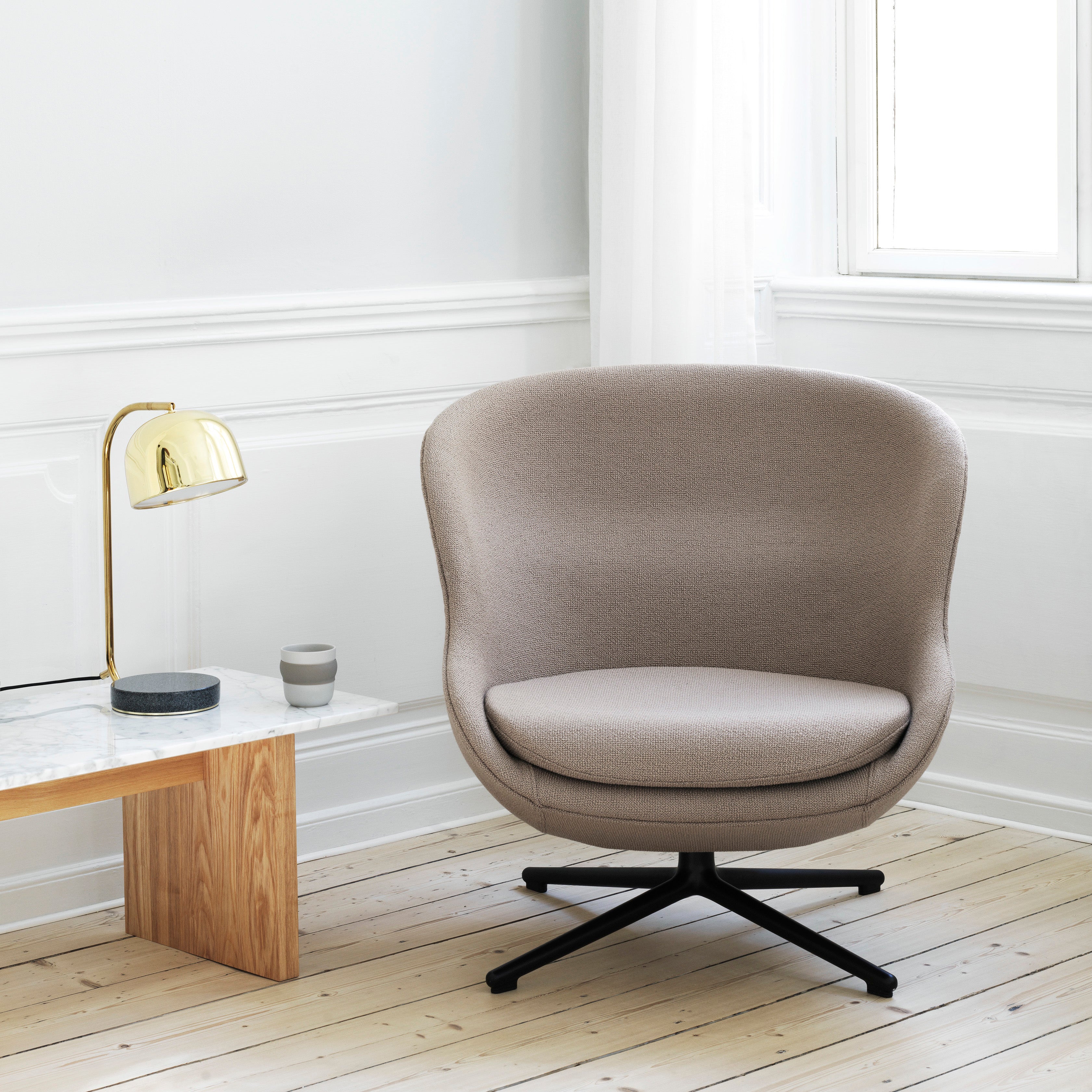 Hyg Lounge Chair Low: Swivel Base