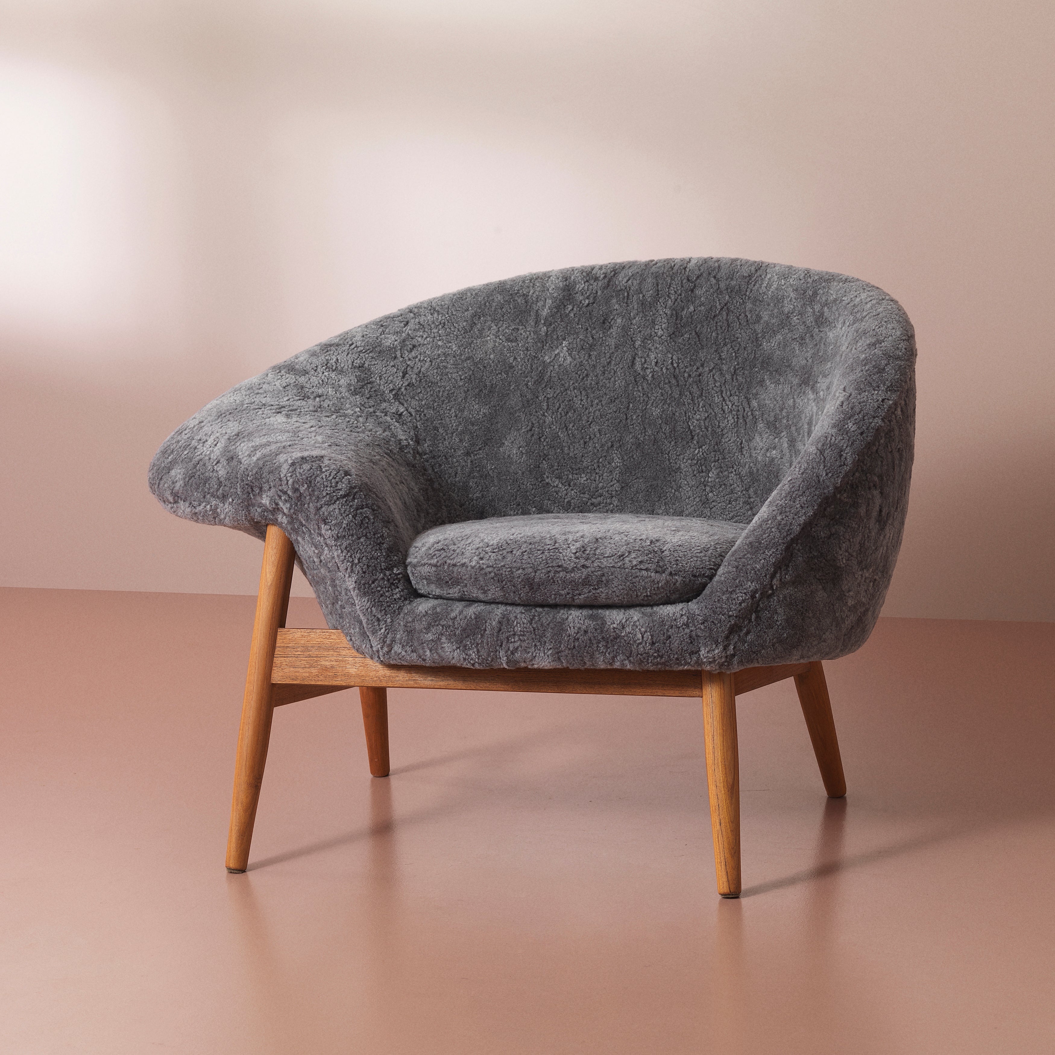 Fried Egg Lounge Chair: Left