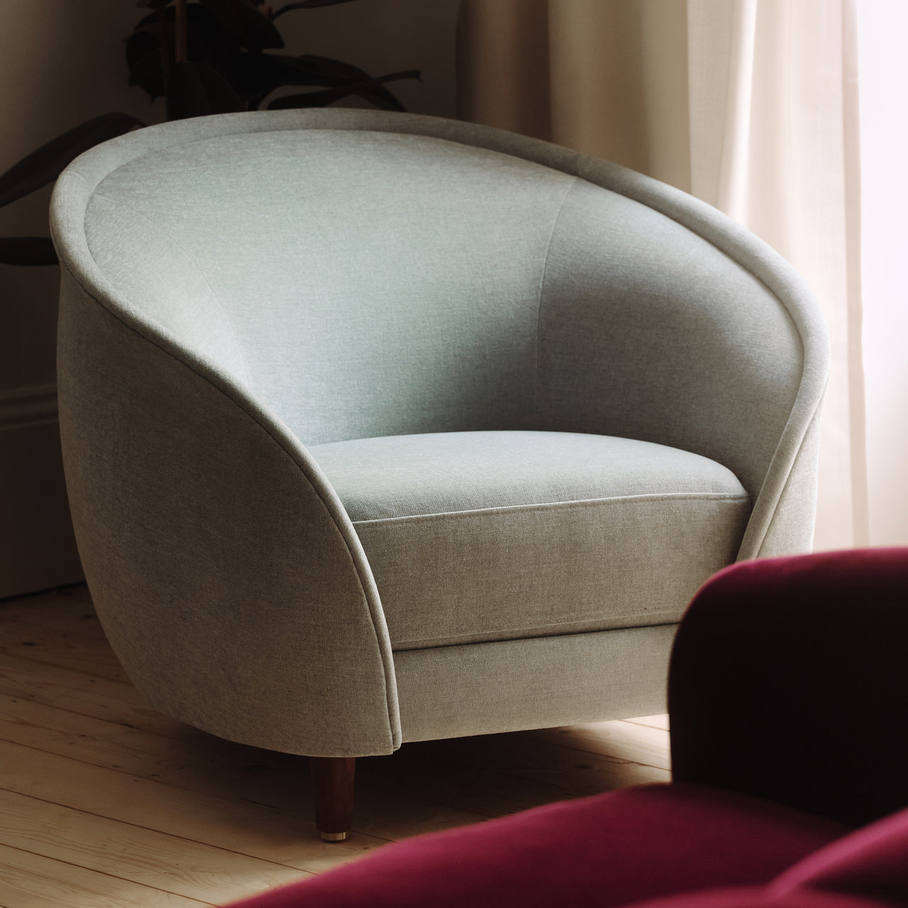 Revers Lounge Chair