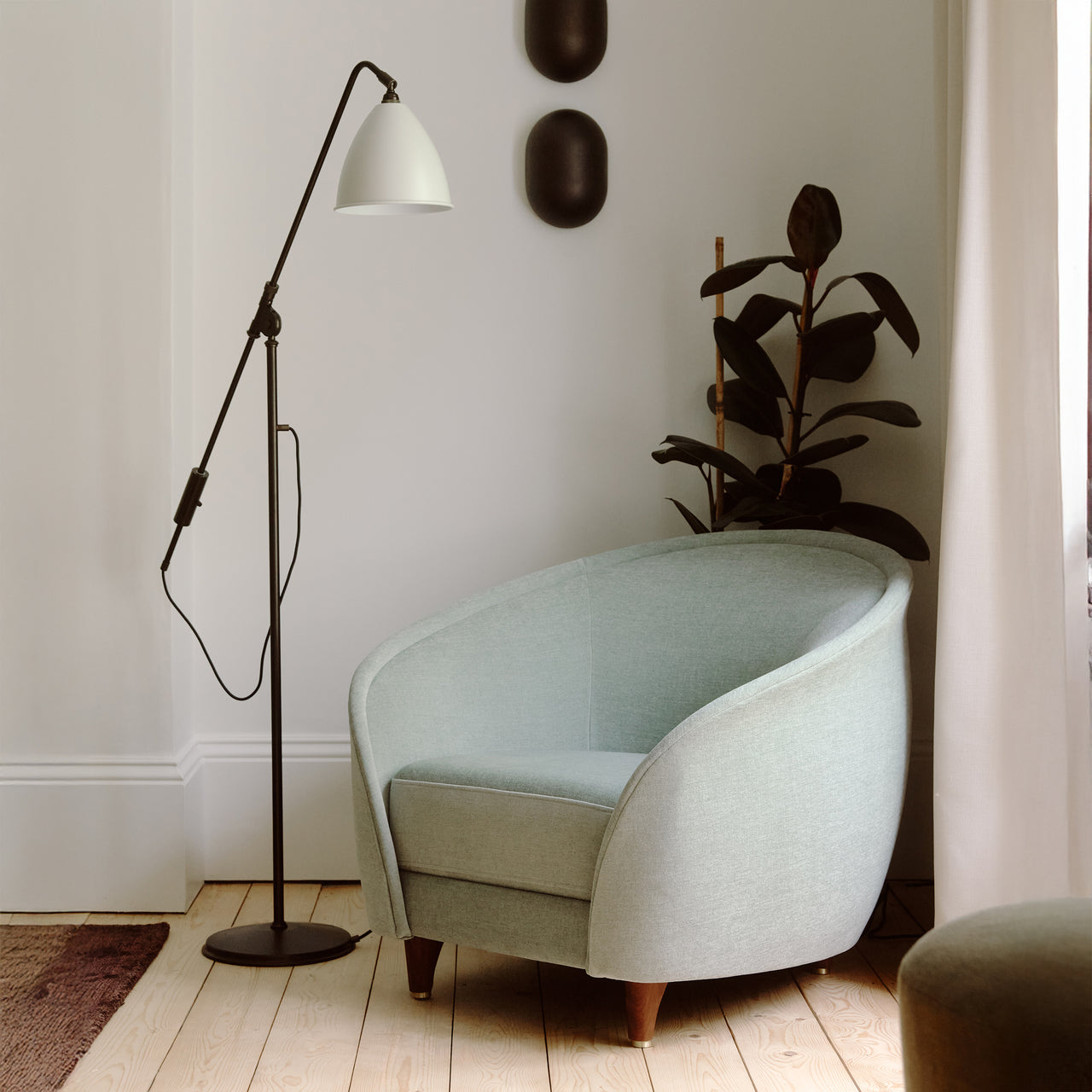 Revers Lounge Chair
