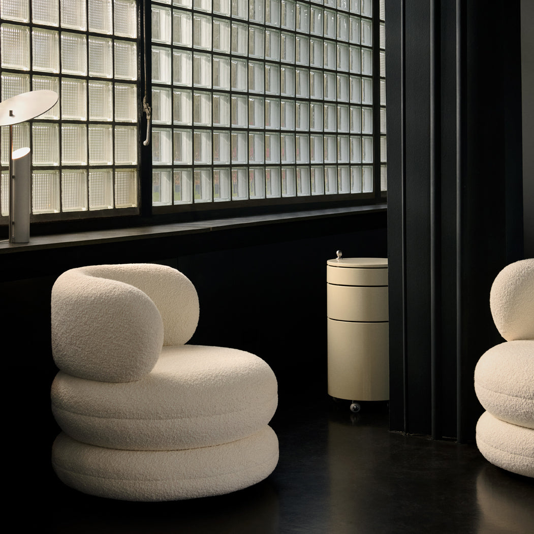 Easy Chair: Swivel