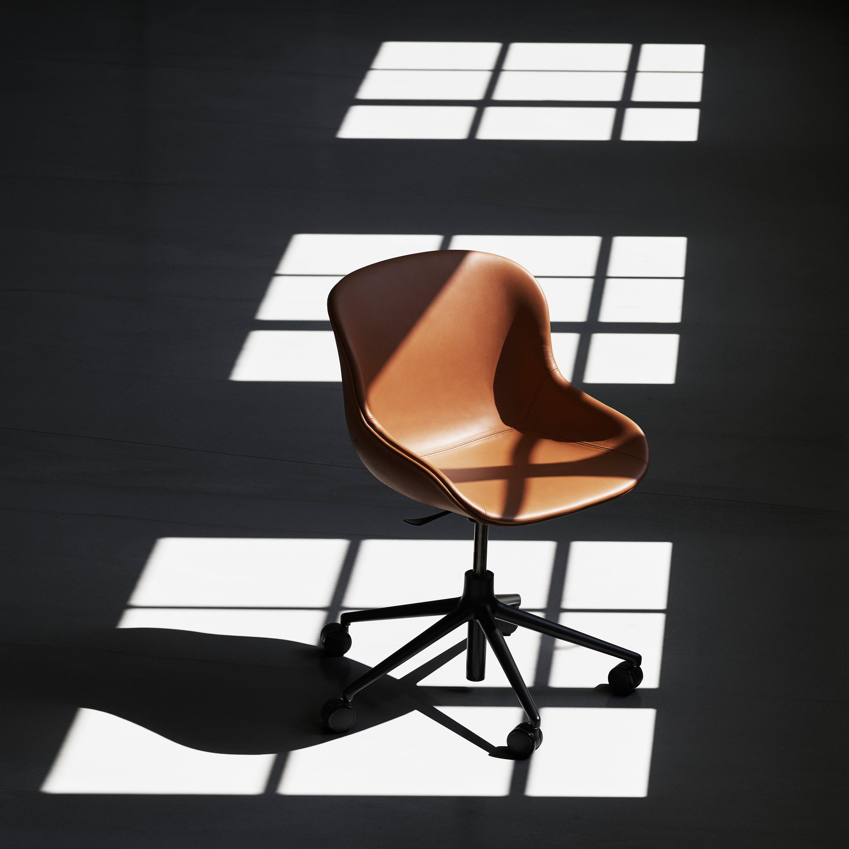 Hyg 5W Swivel Chair: Gaslift Full Upholstered