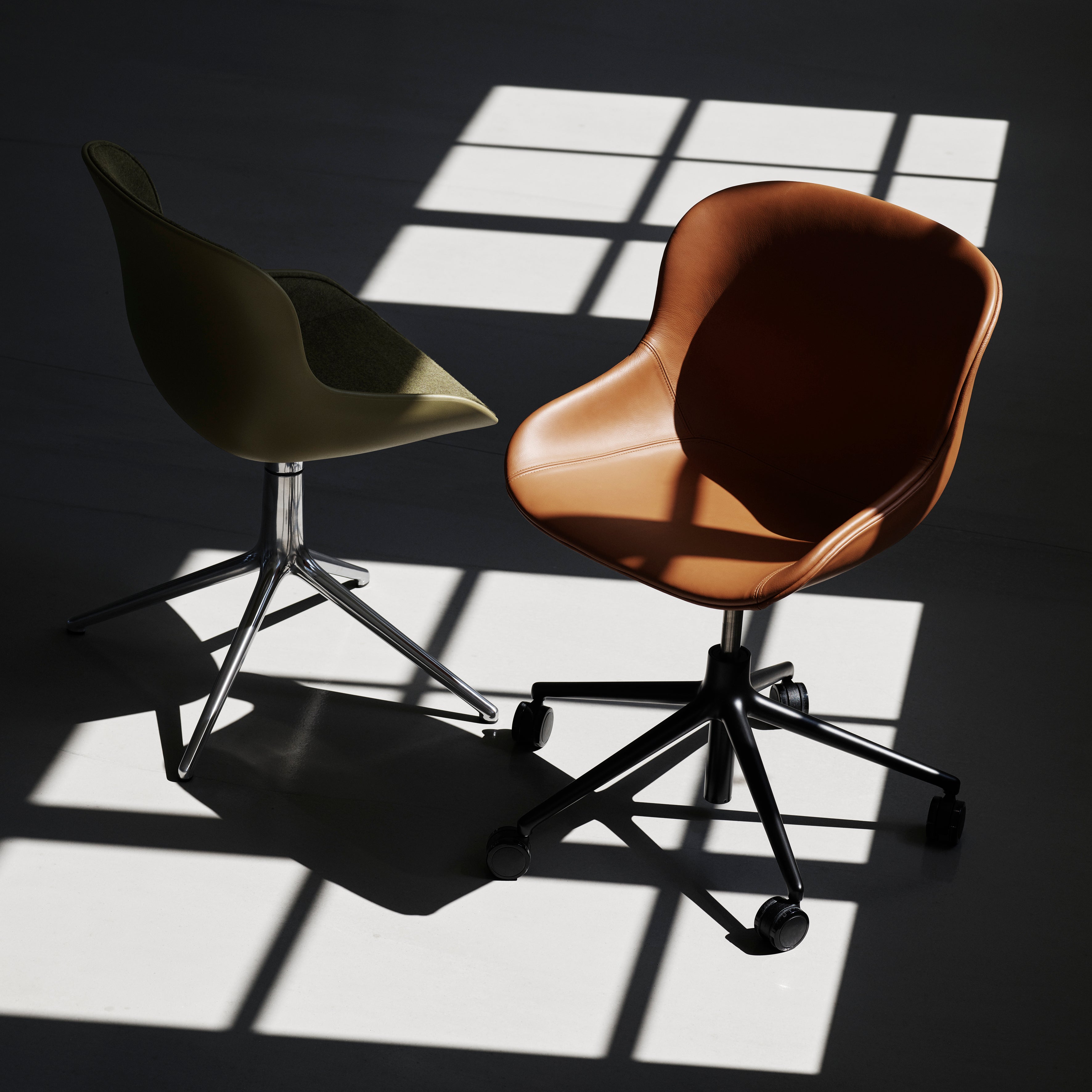 Hyg 5W Swivel Chair: Gaslift Full Upholstered