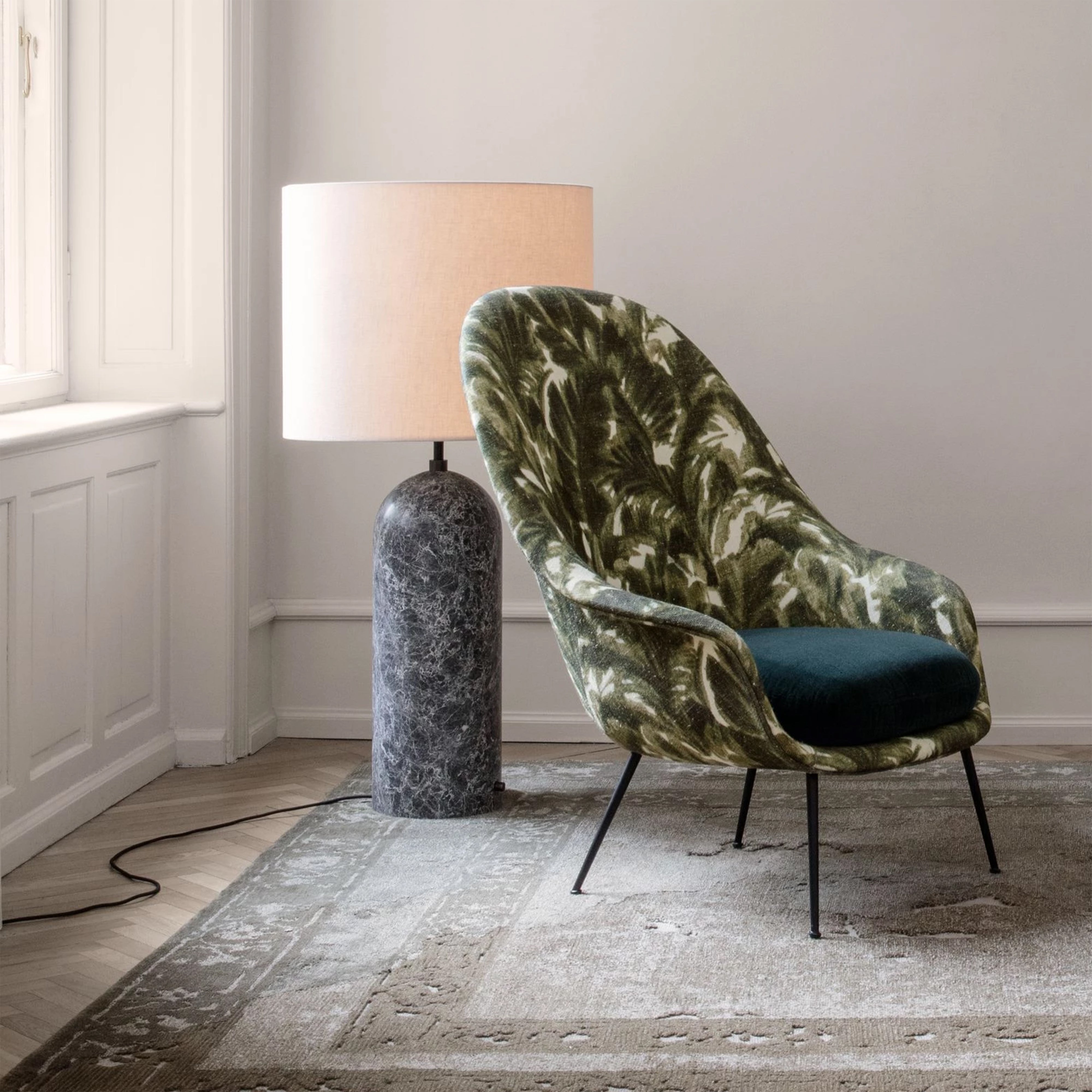 Bat Lounge Chair High Back: Conic Base