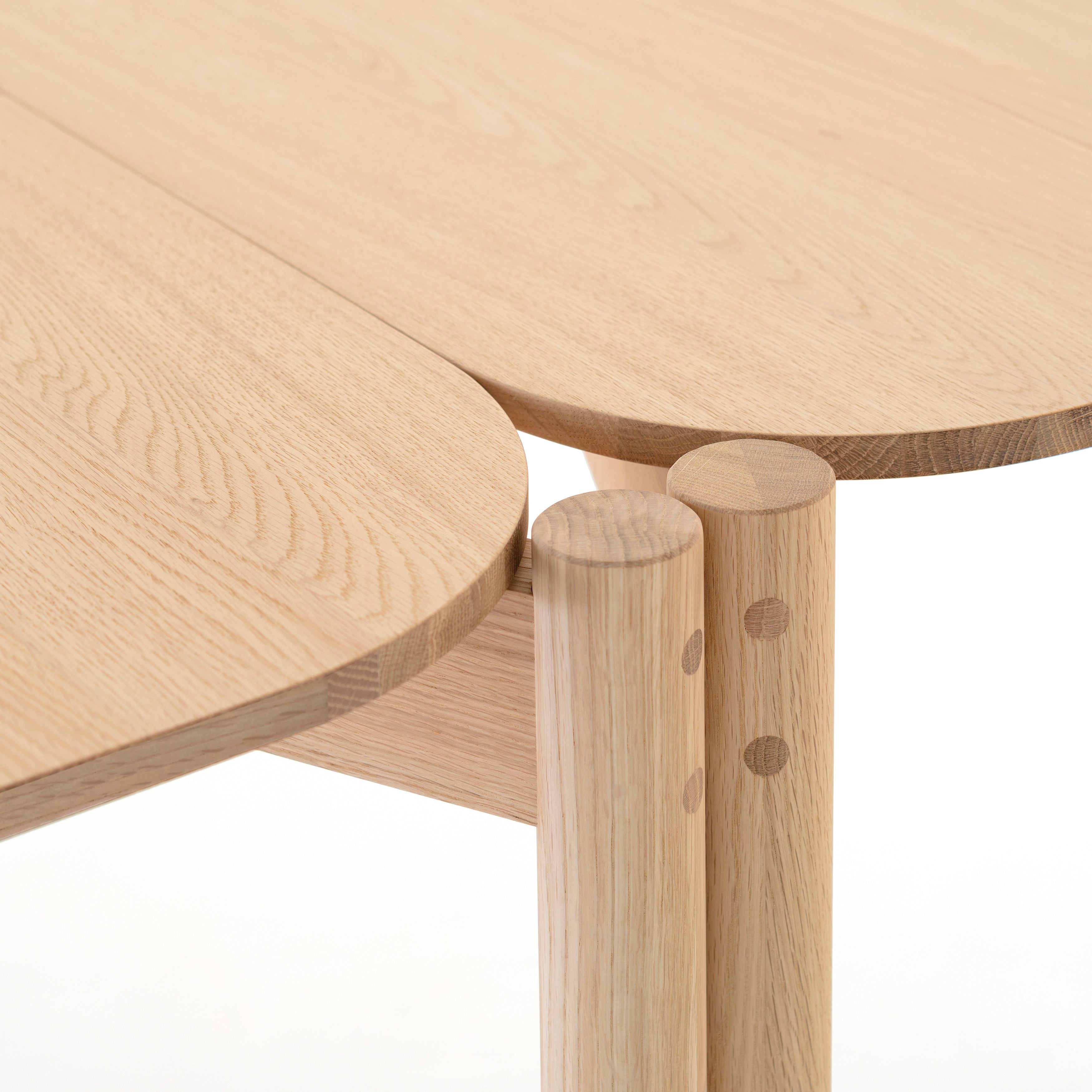 Castor Dining Table