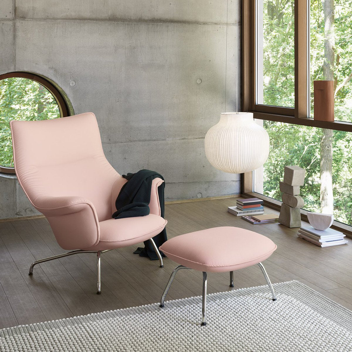 Doze Lounge Chair: Tube Base