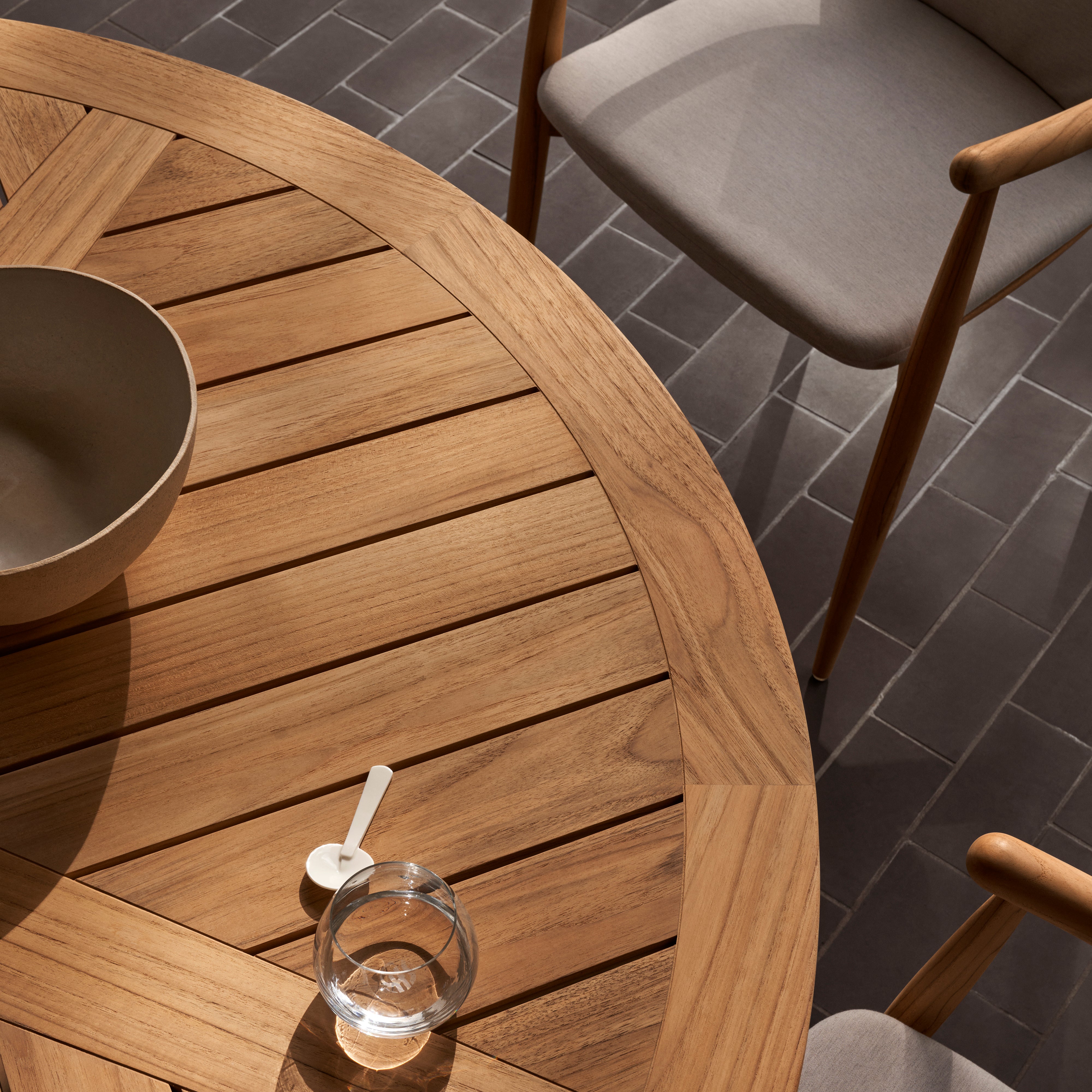 E022 Embrace Outdoor Dining Table