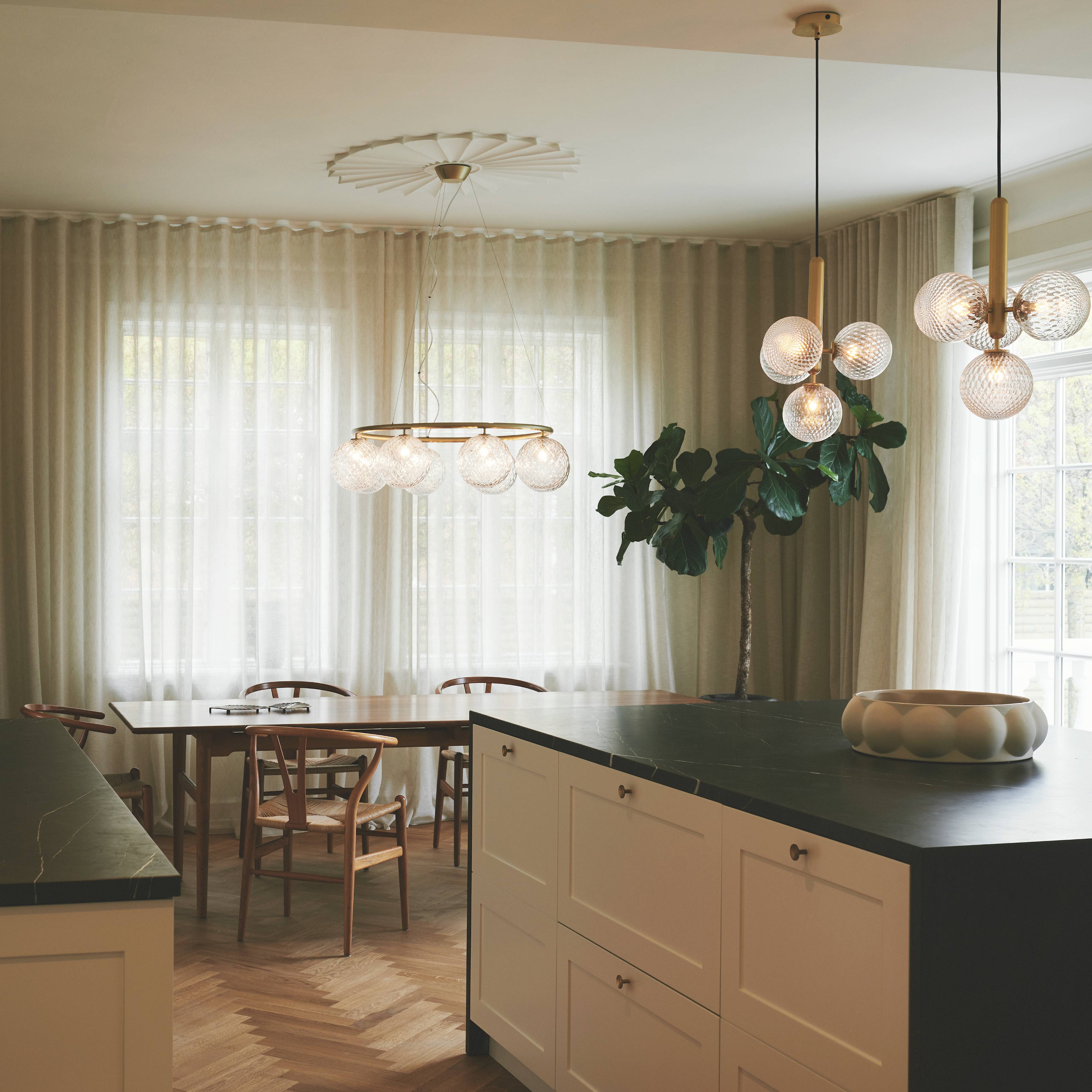 Miira 8 Circular Chandelier