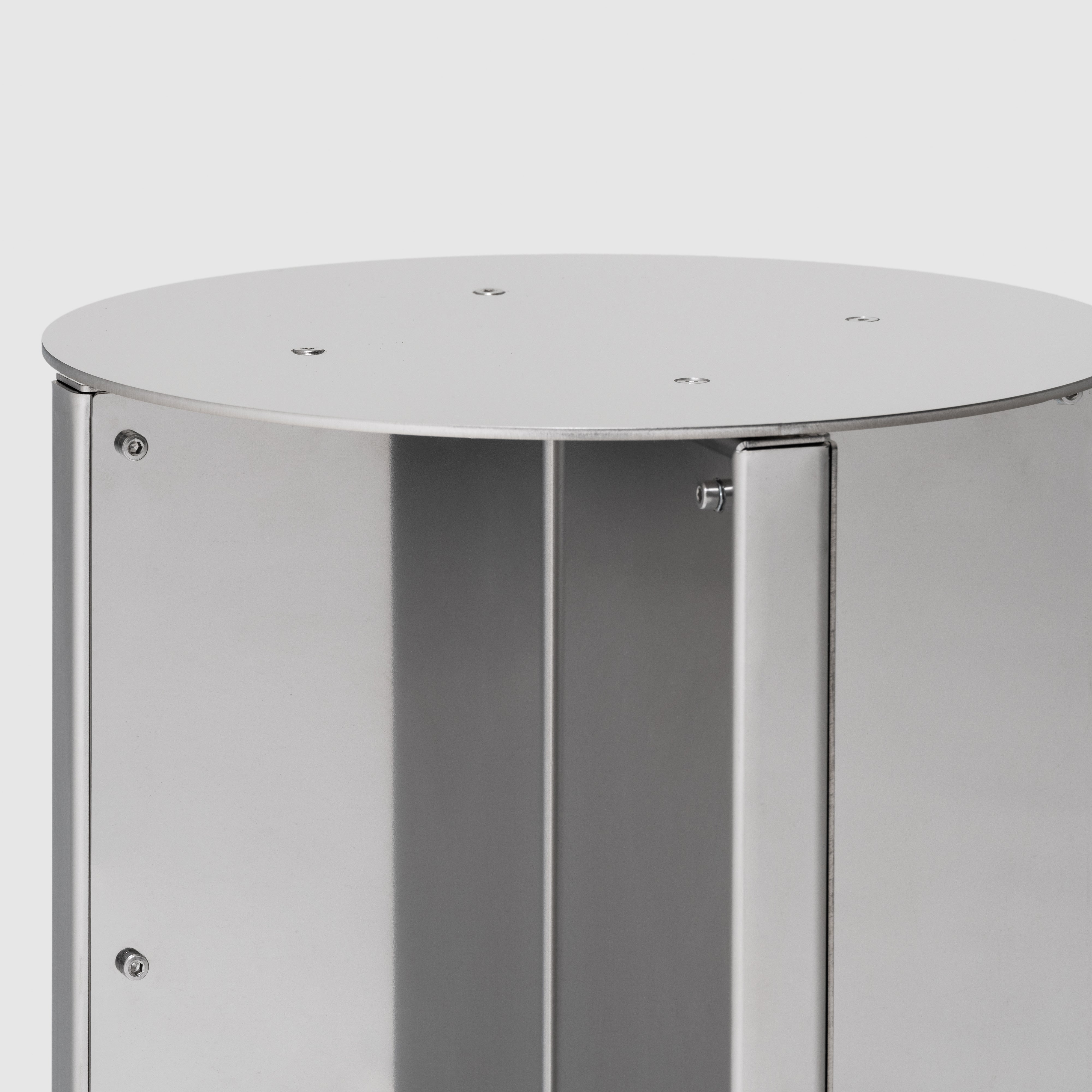 NM22 Stool