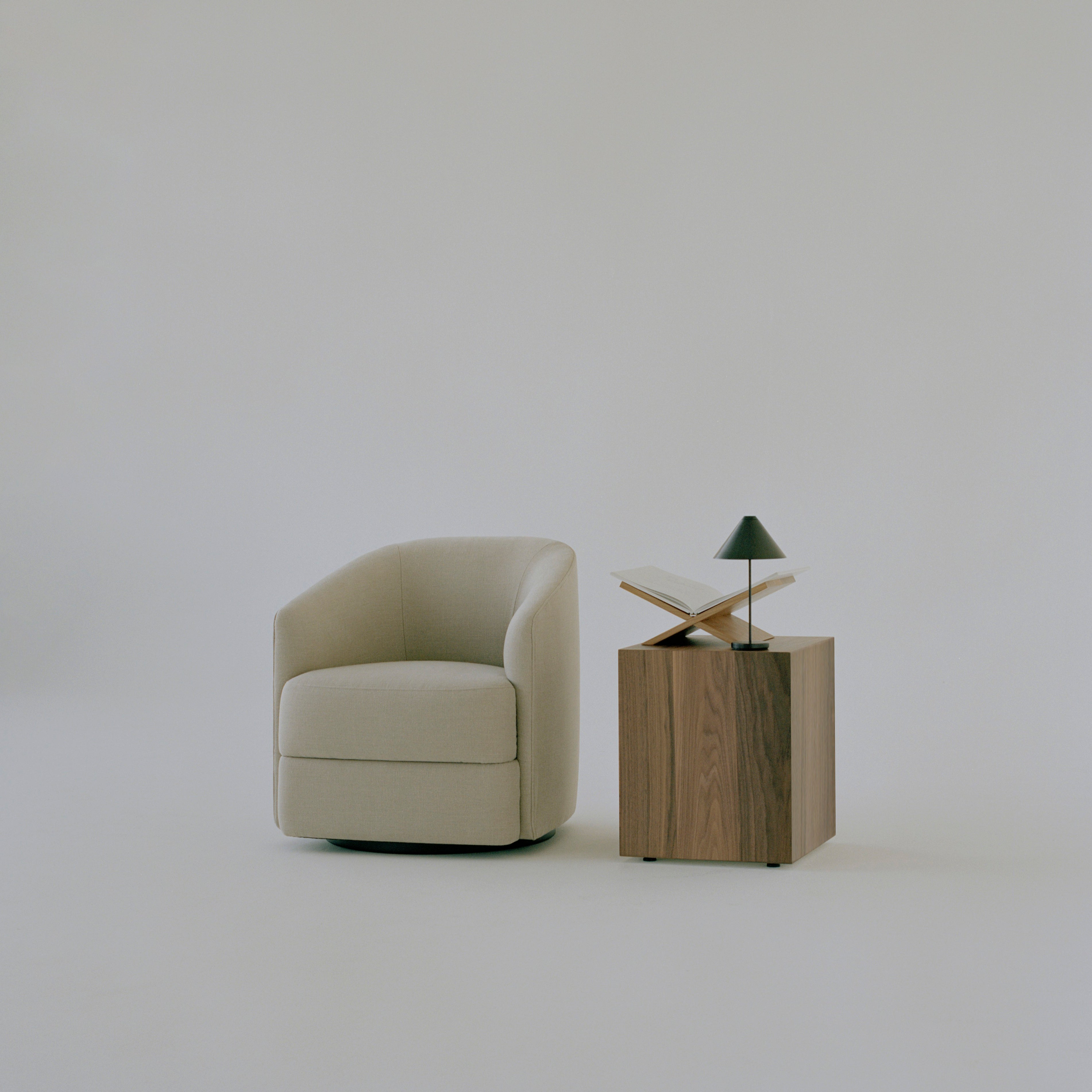 Covent Lounge Chair: Narrow